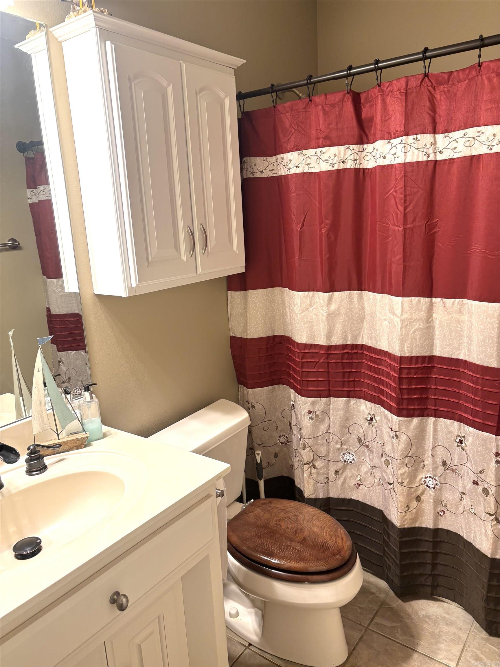 136 Nemours Ct Maumelle, AR 72113