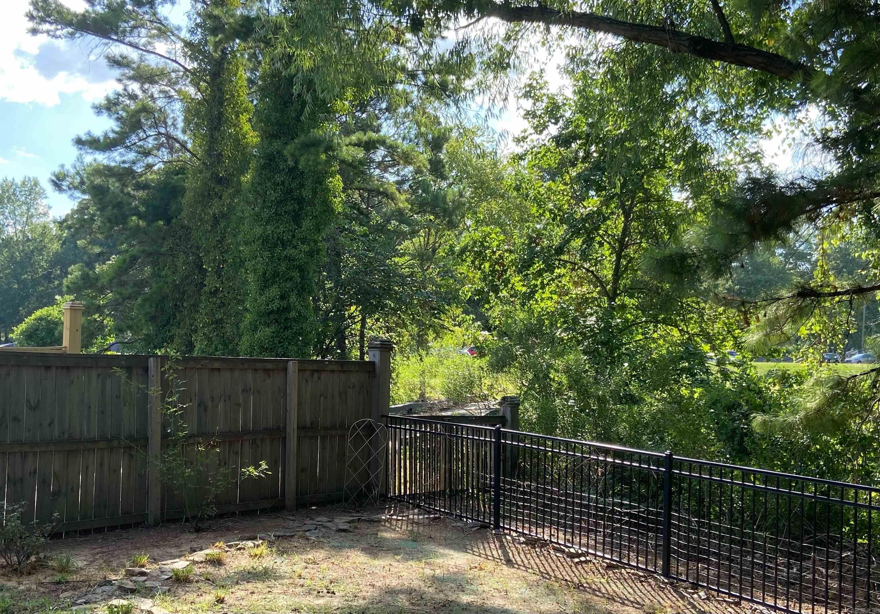 136 Nemours Ct Maumelle, AR 72113