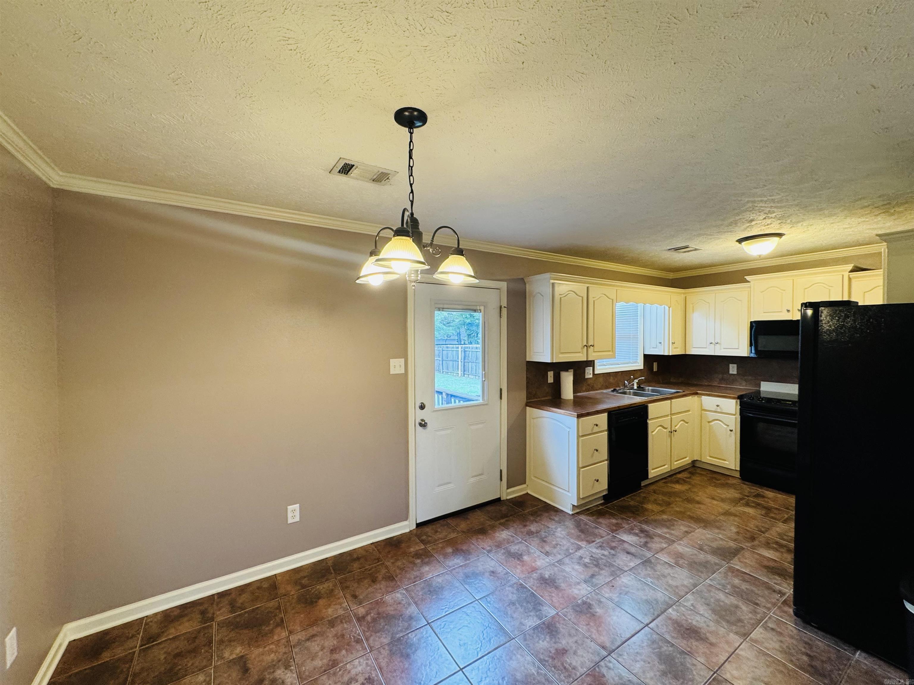 112  seminole  Austin, AR