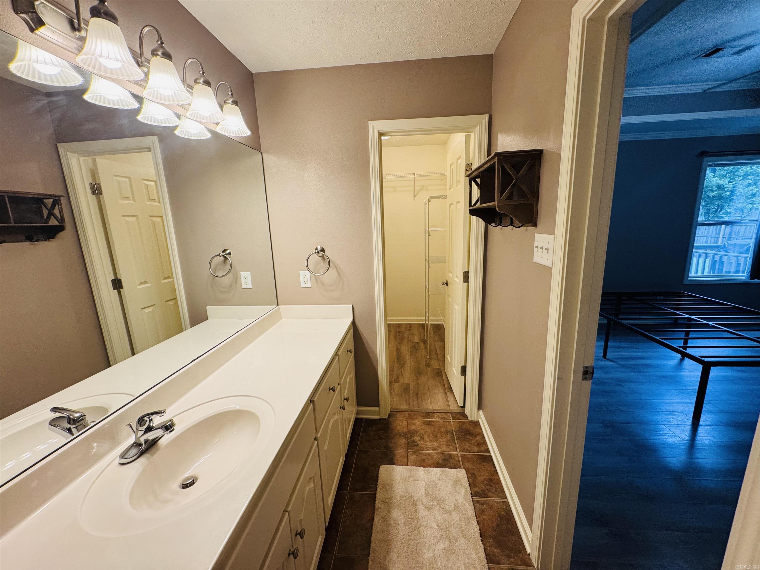 112  seminole  Austin, AR