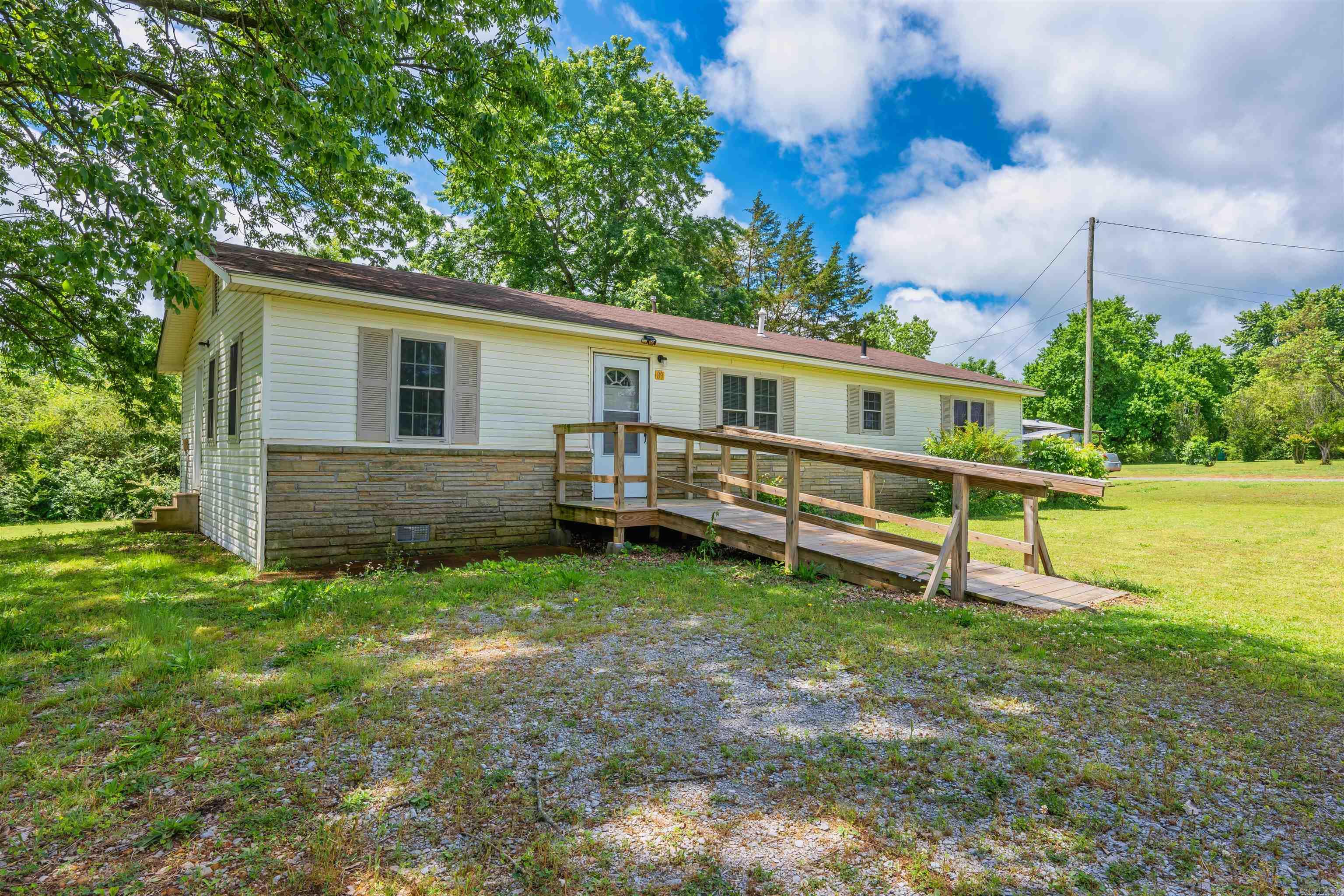 89  Wish St.  Pleasant Plains, AR