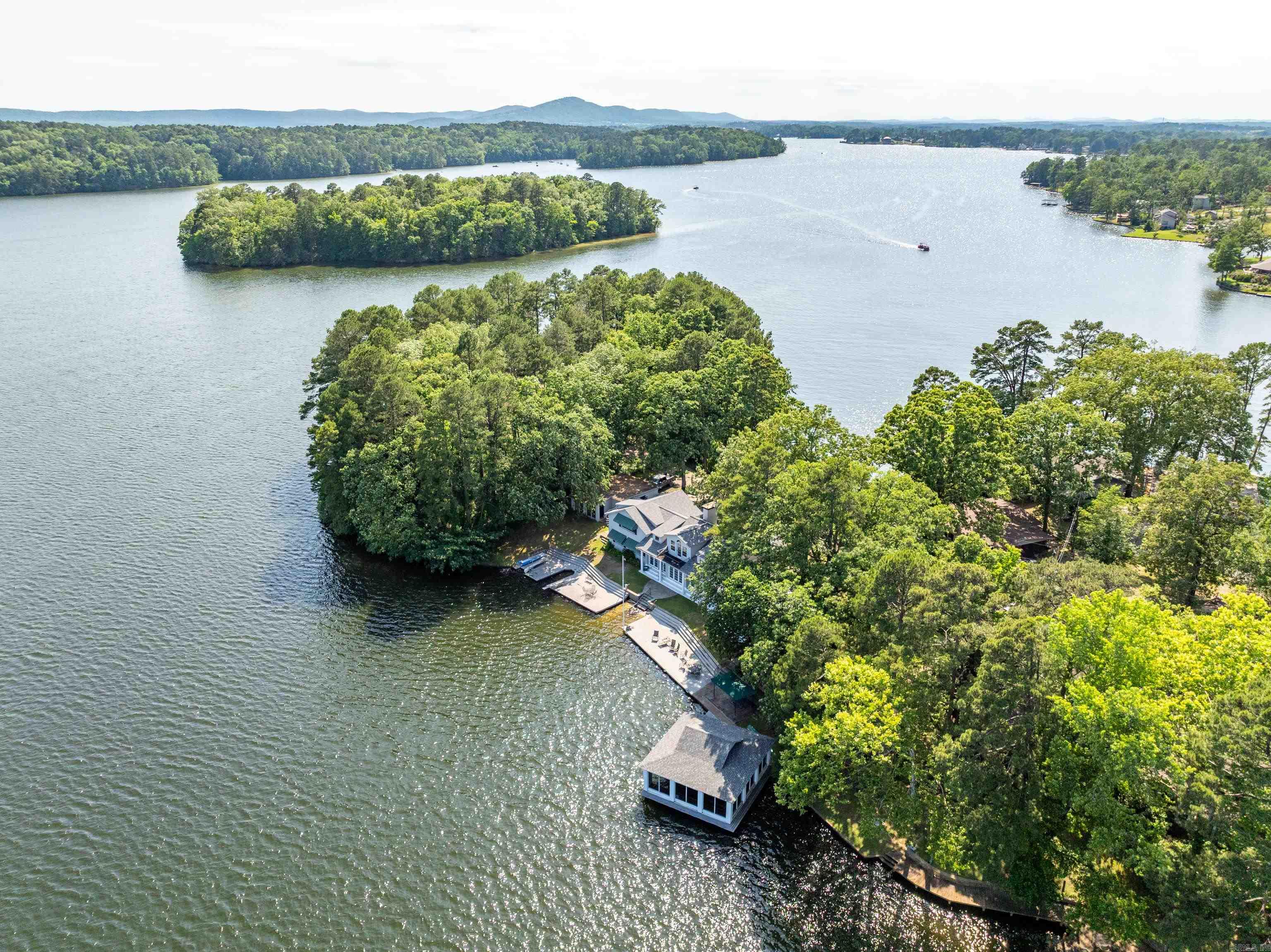195  PENINSULA  Hot Springs, AR
