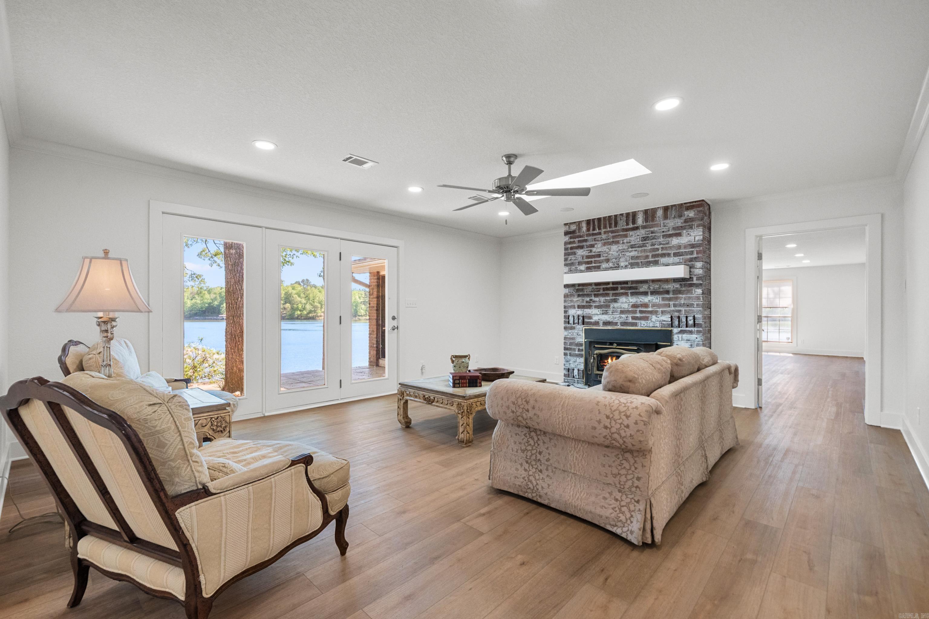 164  Riverside  Hot Springs, AR