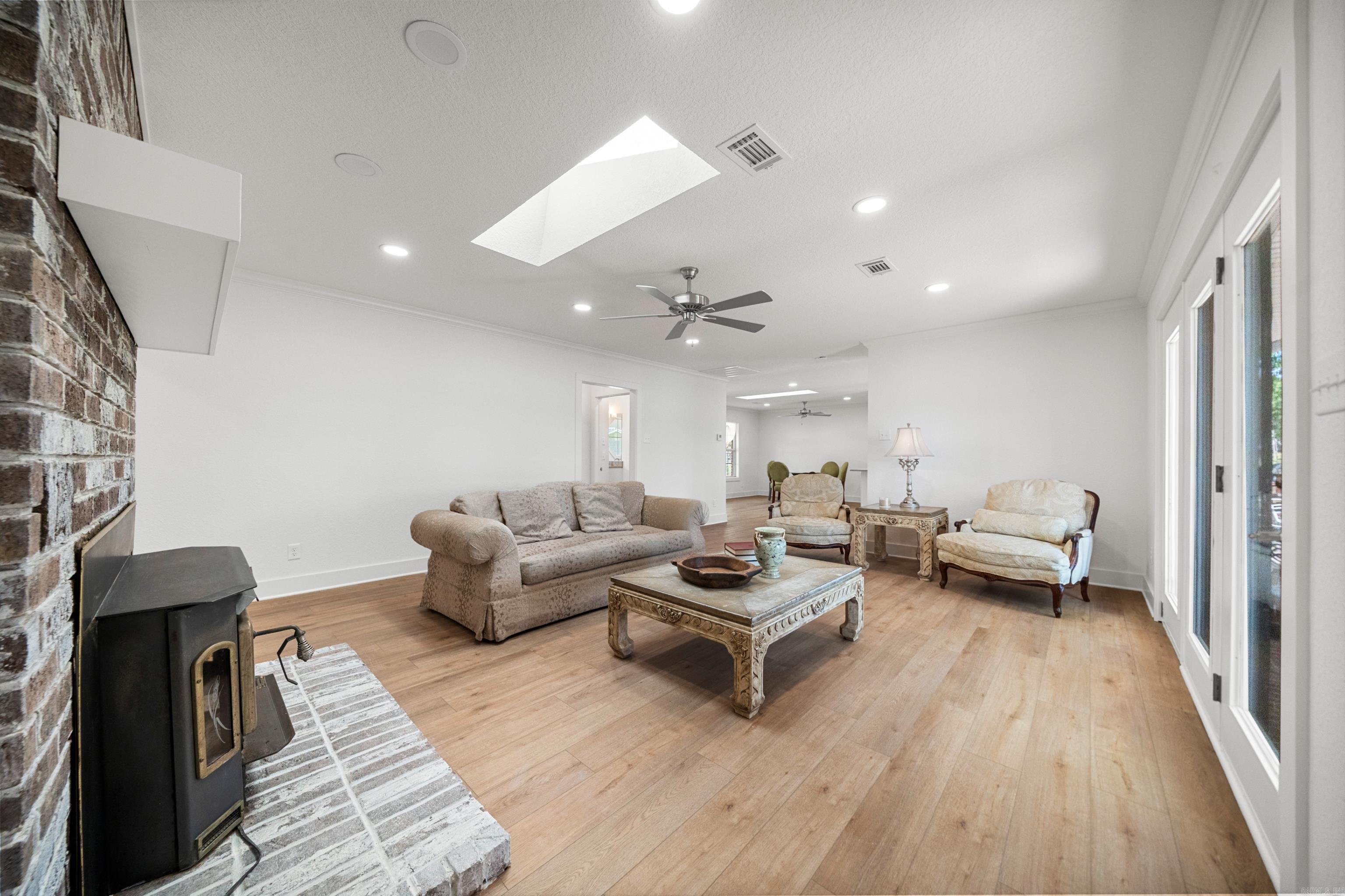 164  Riverside  Hot Springs, AR