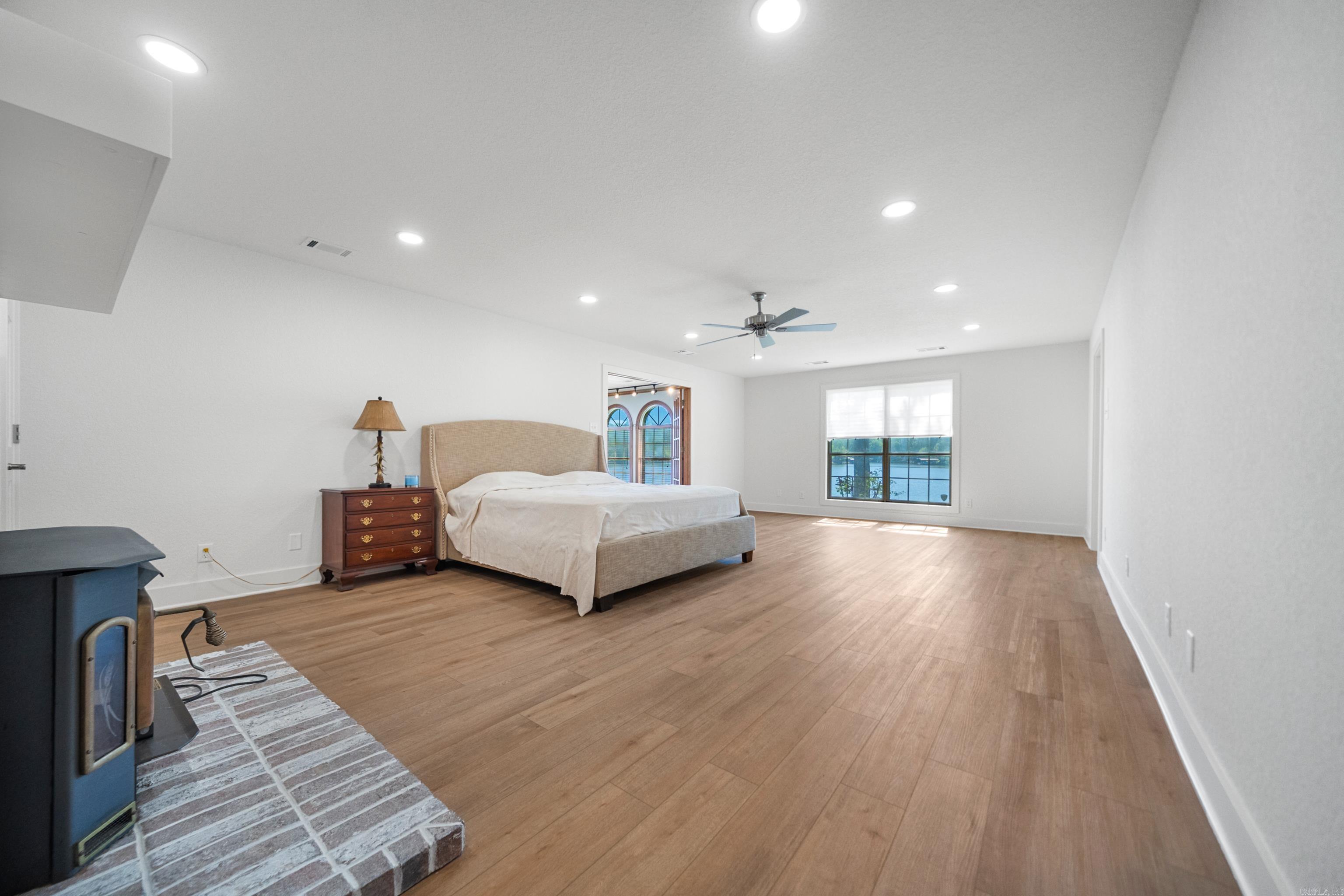 164  Riverside  Hot Springs, AR
