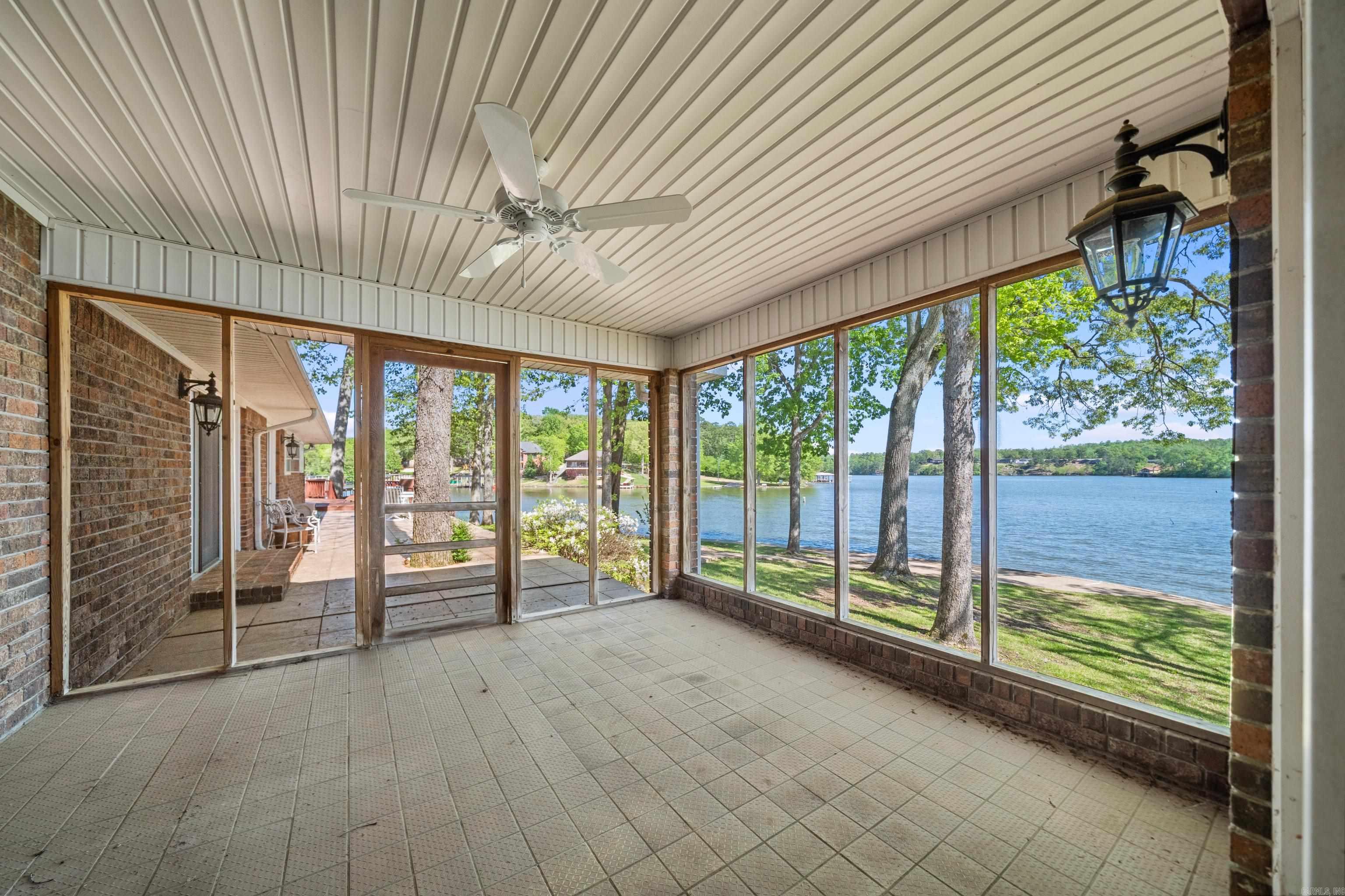 164  Riverside  Hot Springs, AR