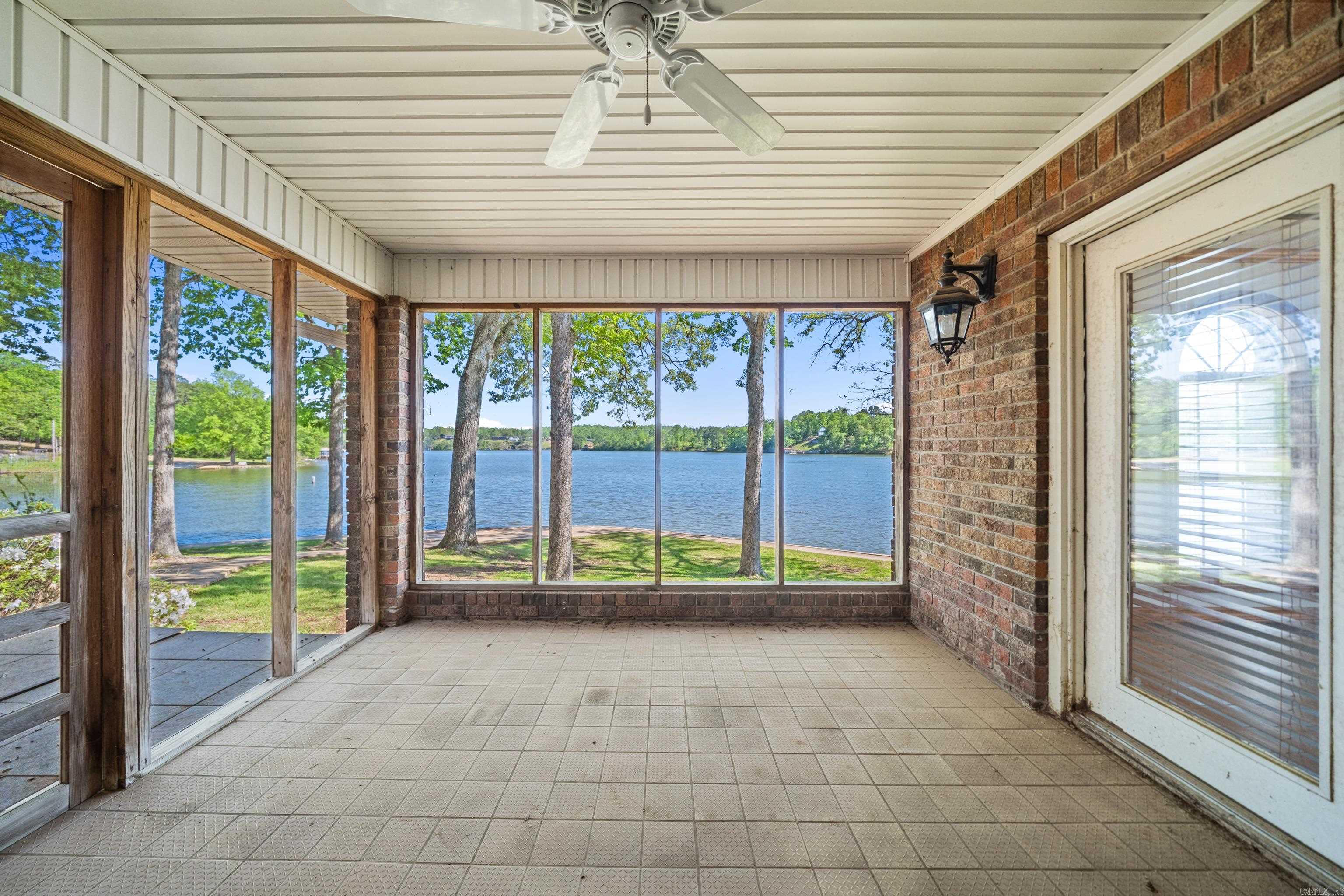 164  Riverside  Hot Springs, AR