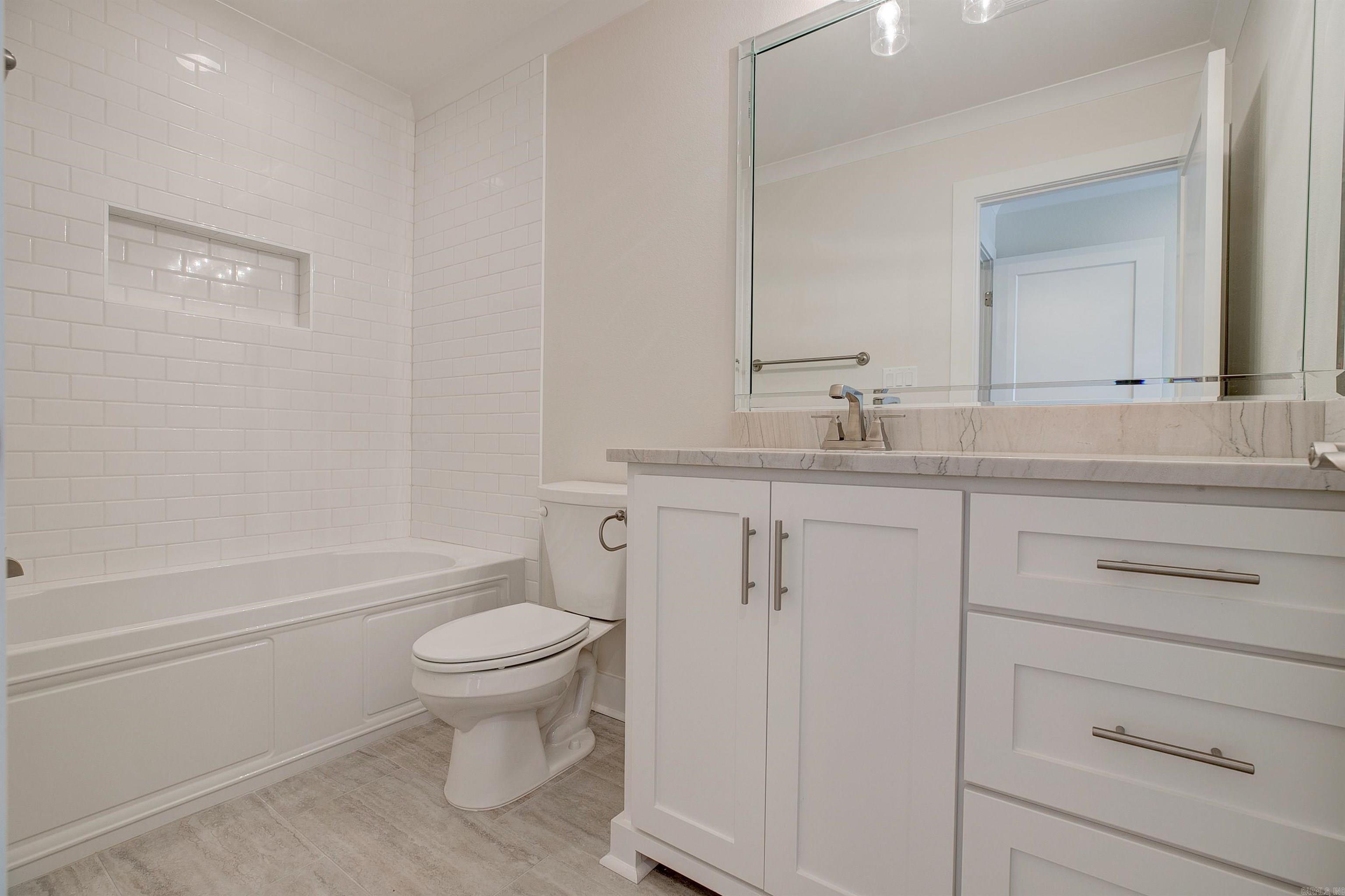 9  Quartz  Little Rock, AR