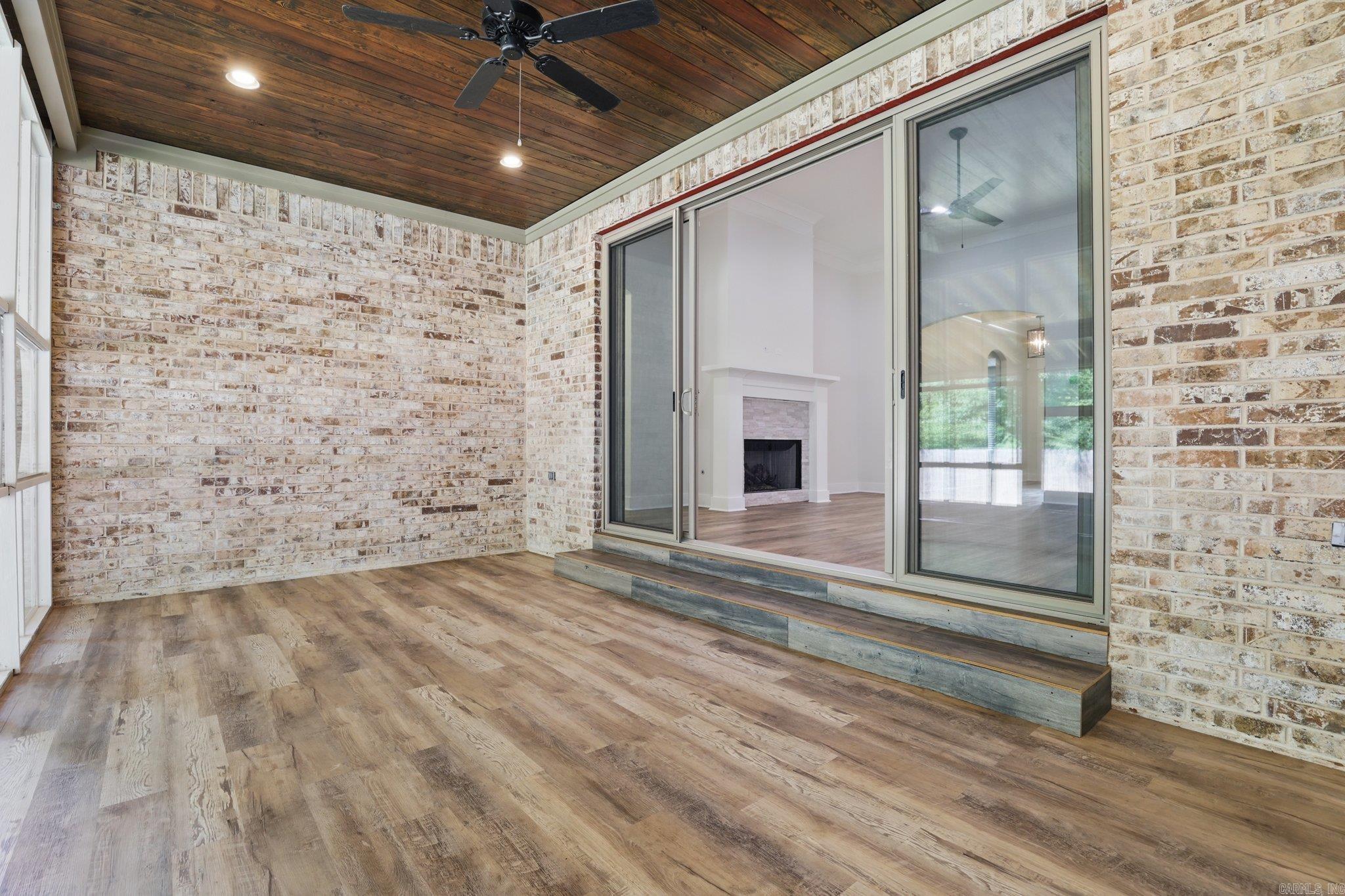 9  Quartz  Little Rock, AR