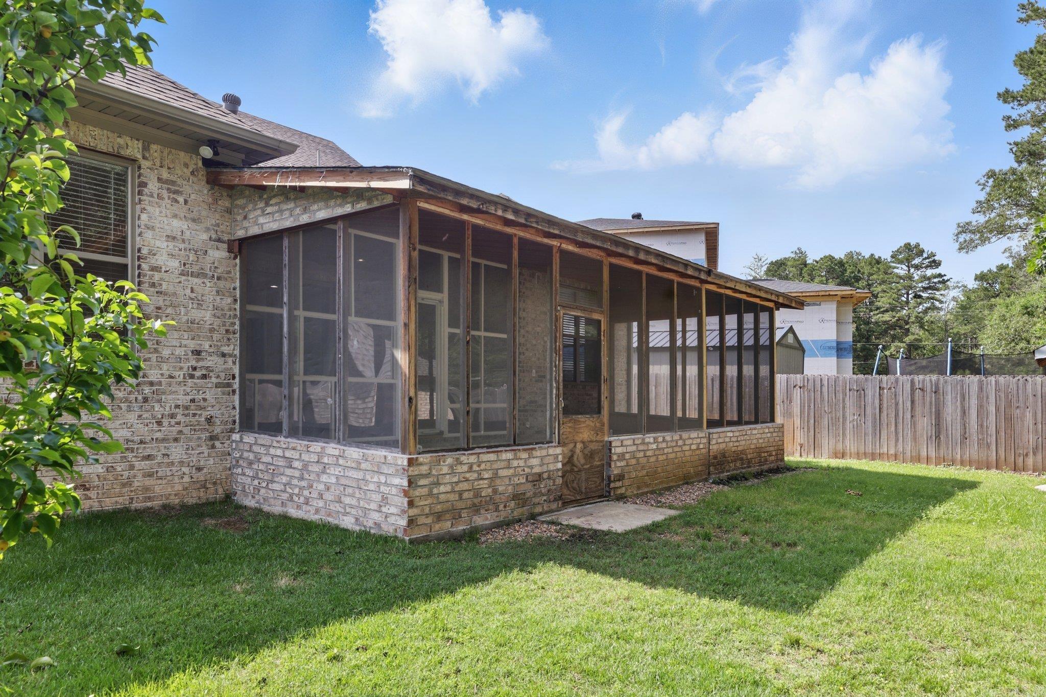 9  Quartz  Little Rock, AR