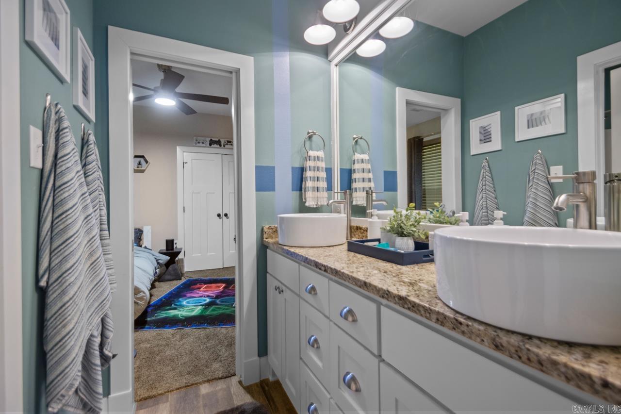 1125  Lisa  Conway, AR