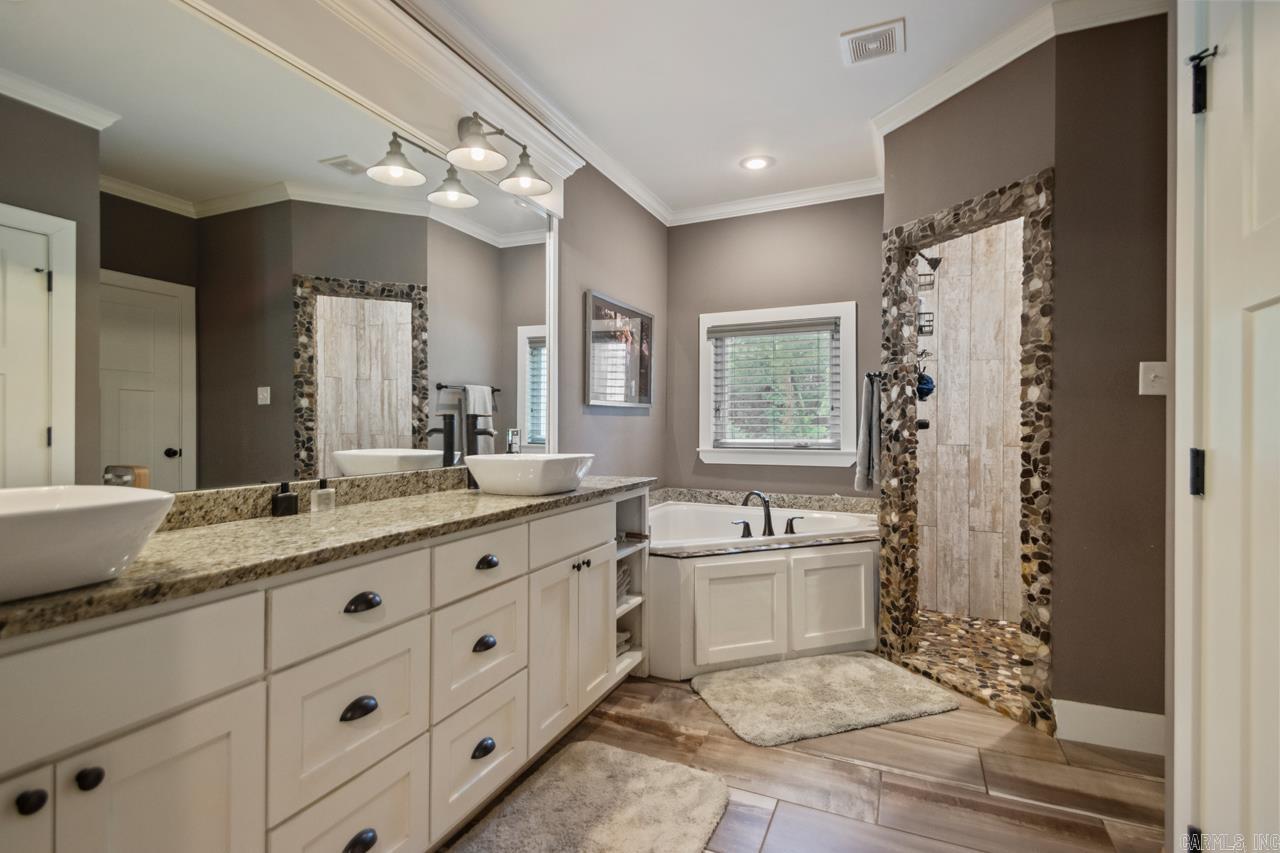 1125  Lisa  Conway, AR
