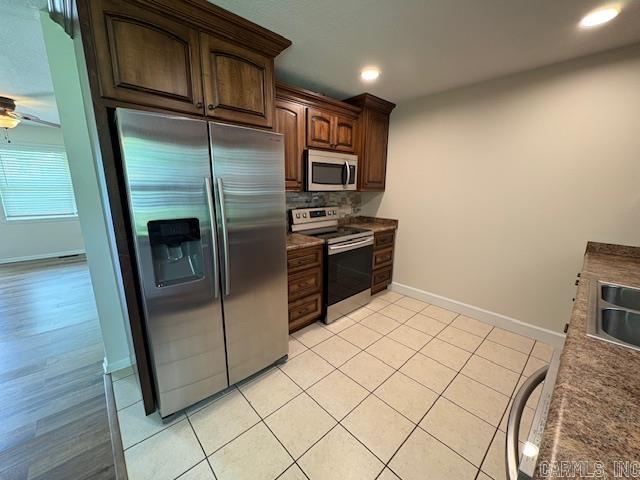 1002 W 3rd St  Rector, AR