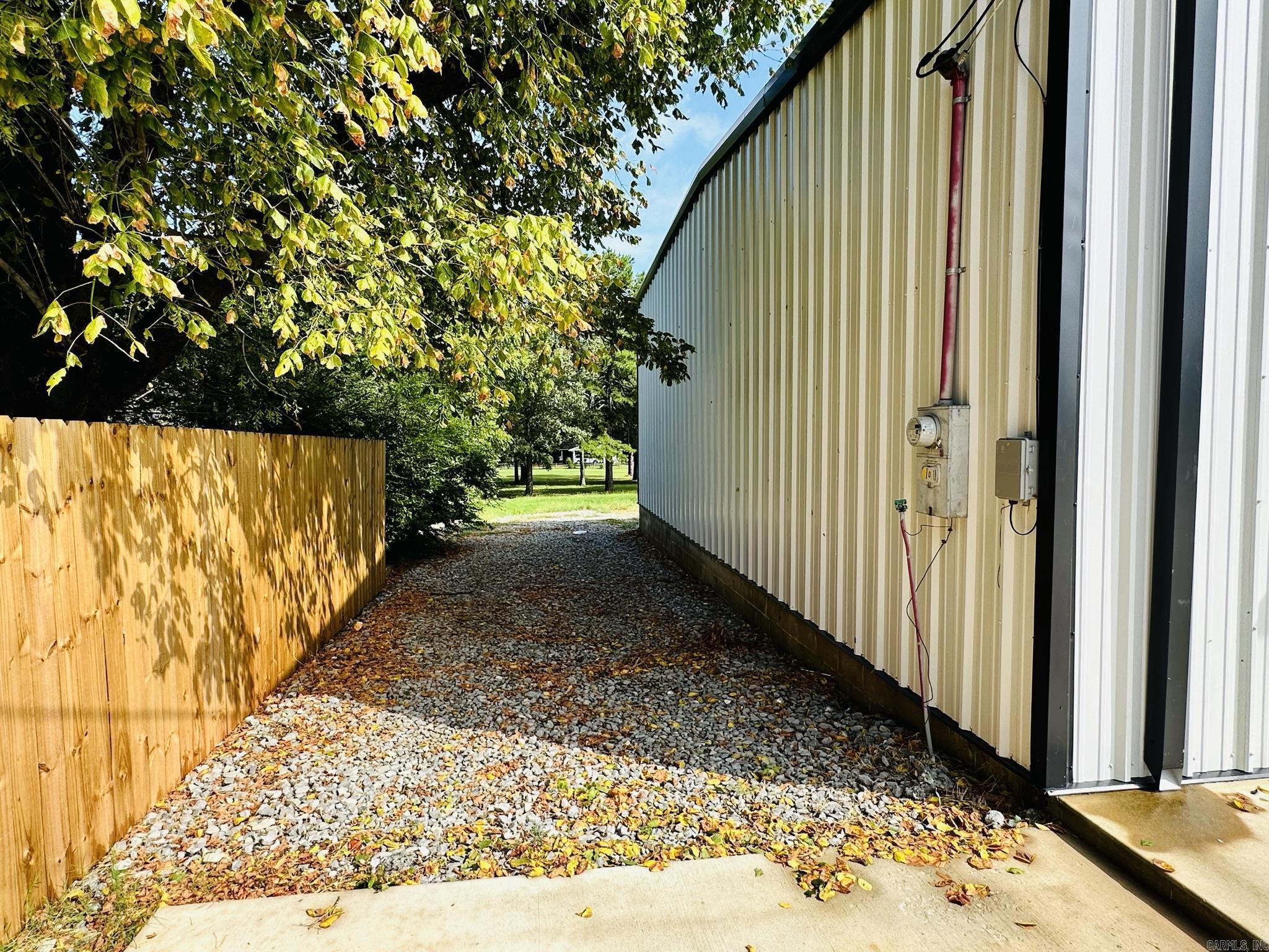 1195 E Main  Melbourne, AR