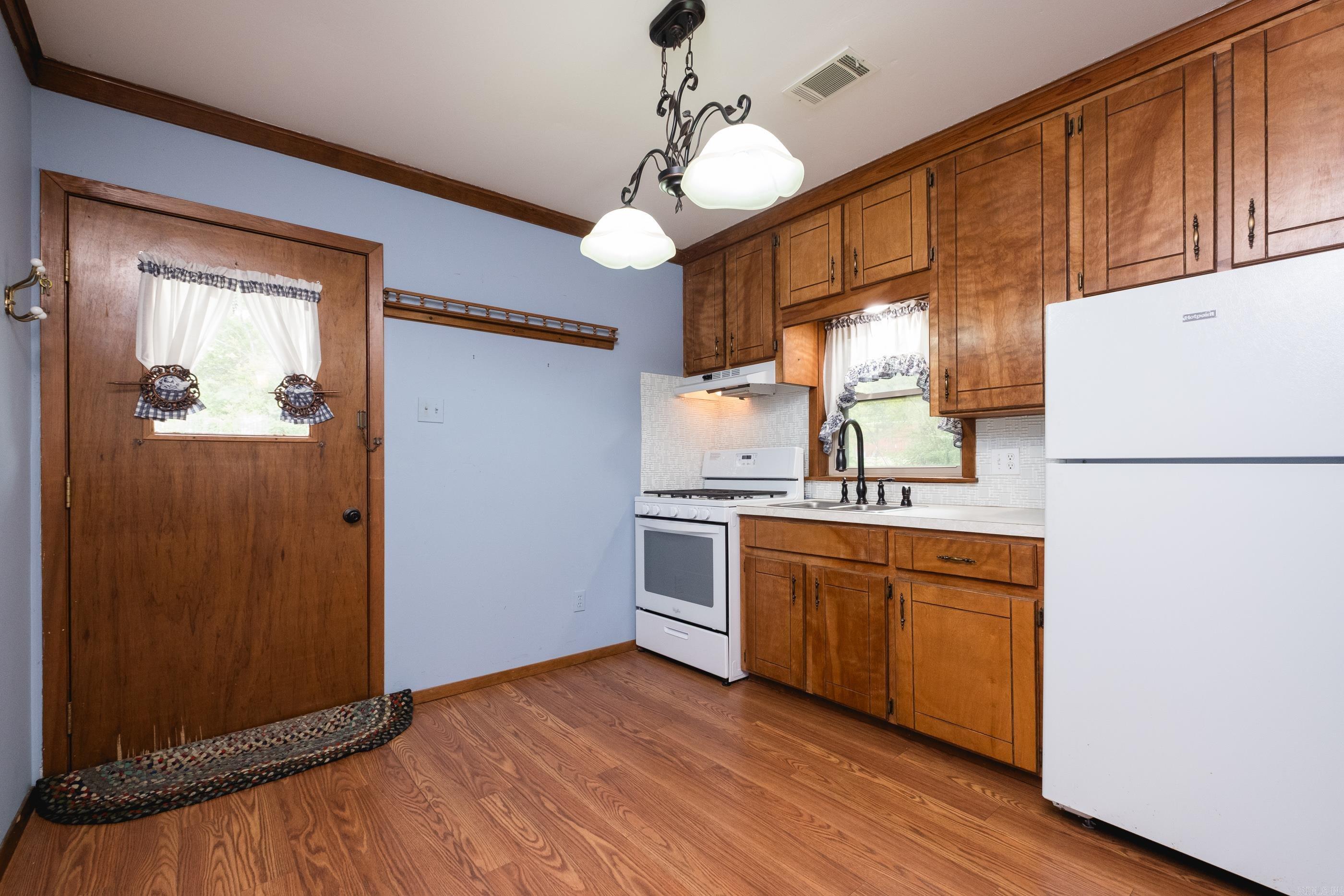 4976  Hwy 9  Springfield, AR