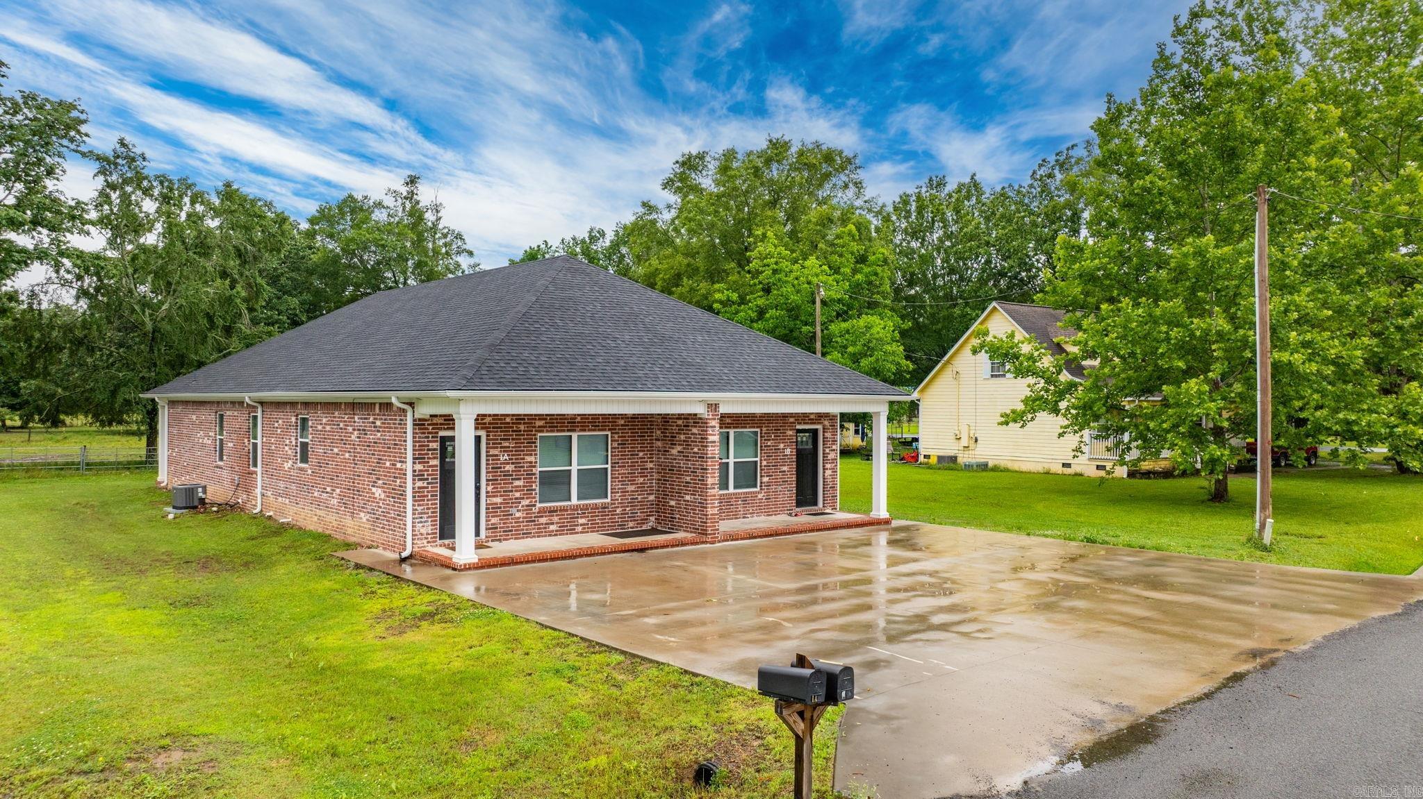 1  Park St, A & B  Mayflower, AR