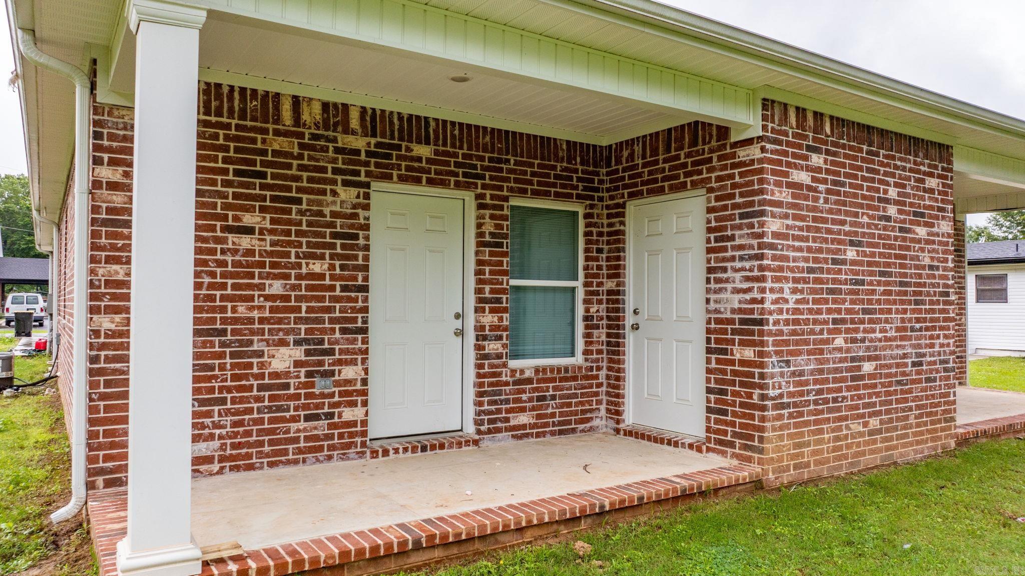 1  Park St, A & B  Mayflower, AR