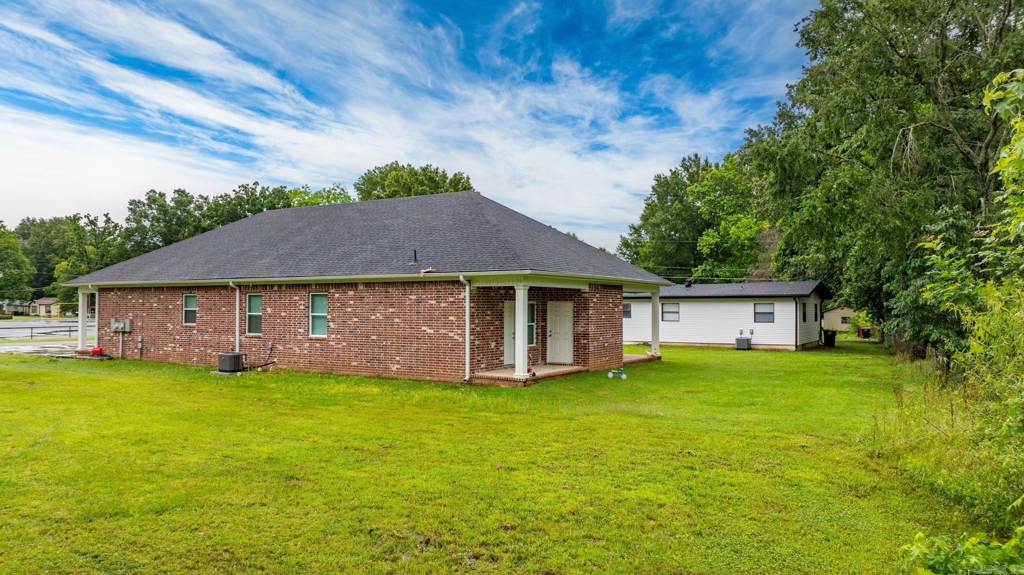 1  Park St, A & B  Mayflower, AR