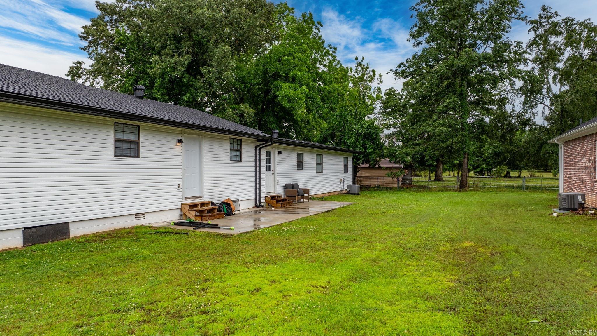 30  Center St, A & B  Mayflower, AR