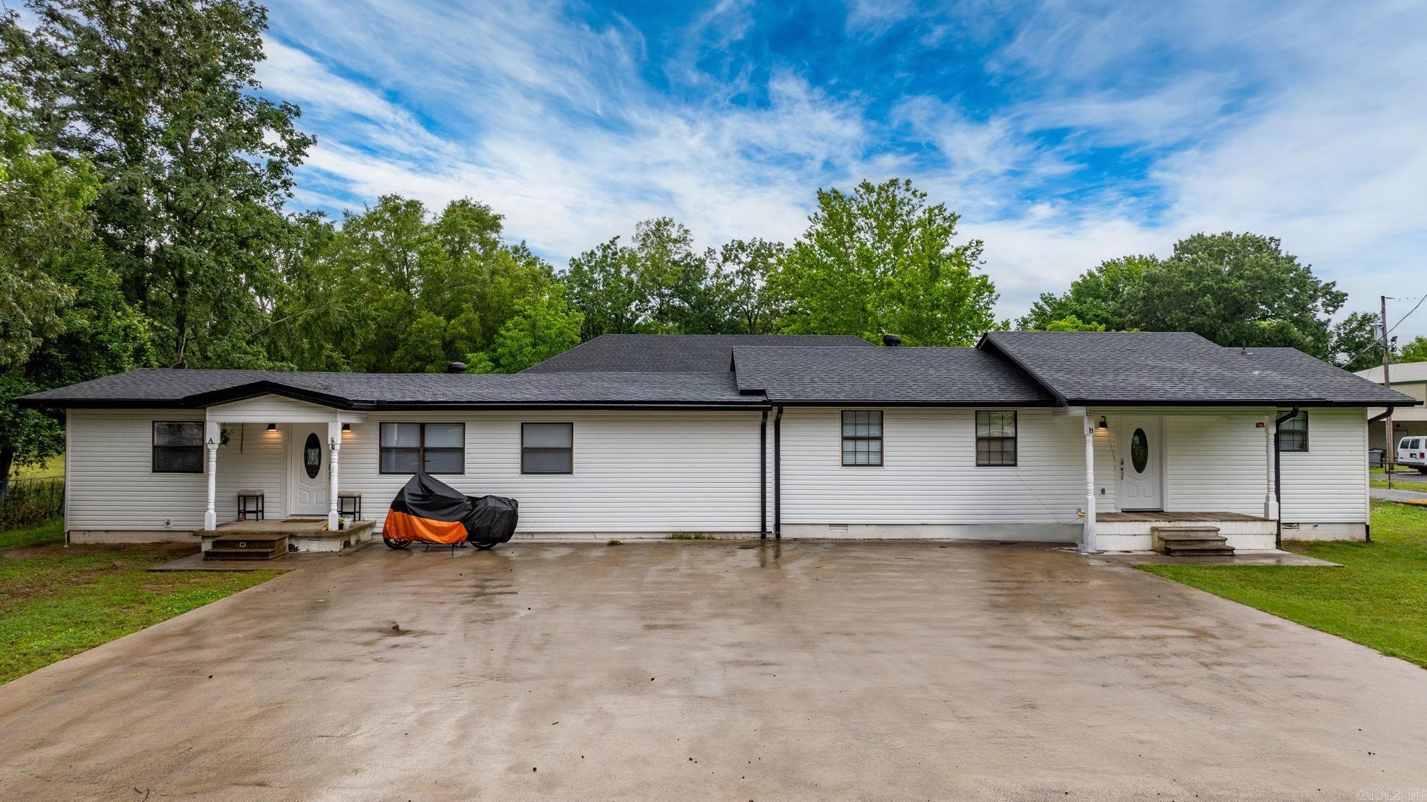 30  Center St, A & B  Mayflower, AR