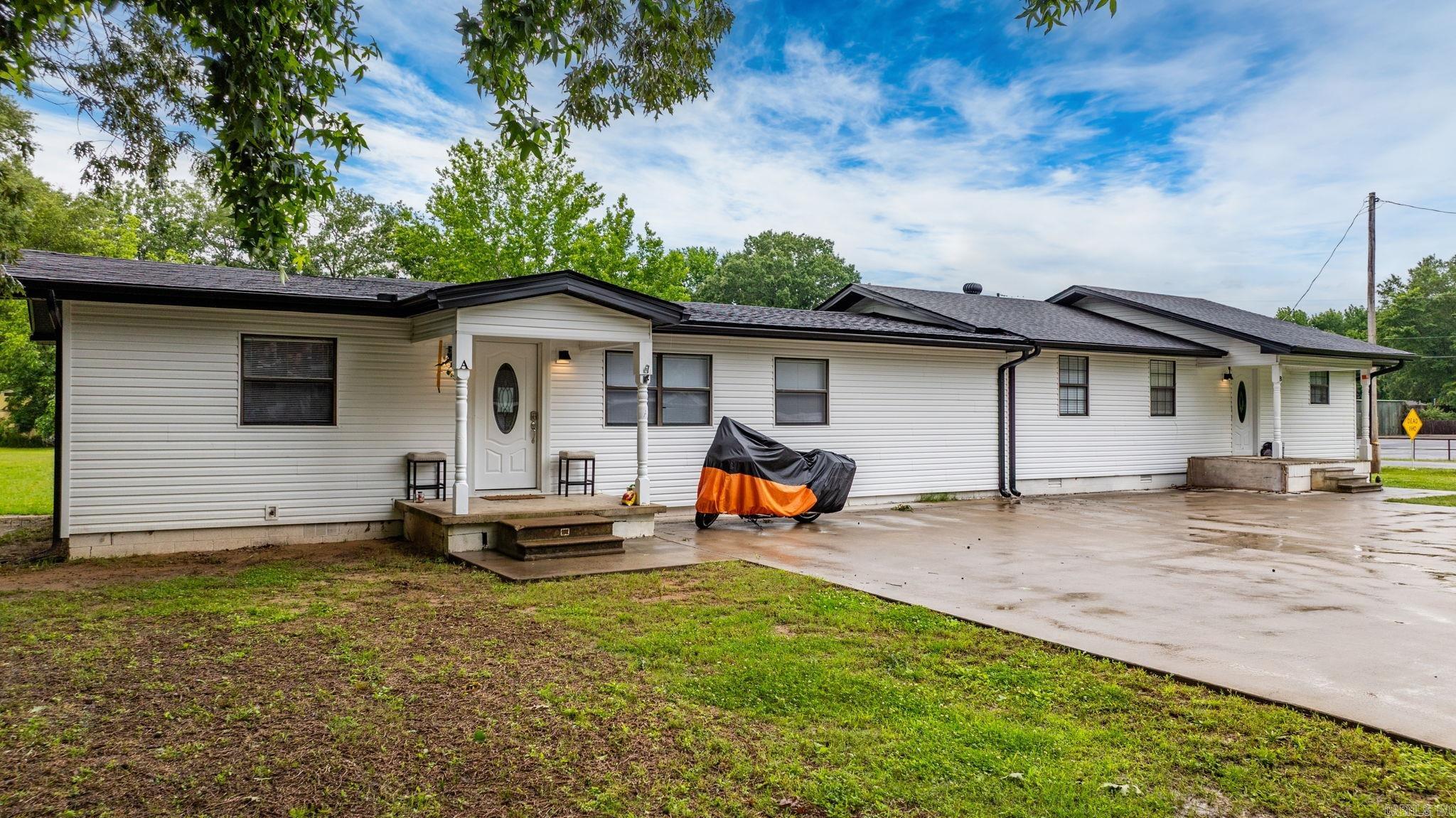 30  Center St, A & B  Mayflower, AR