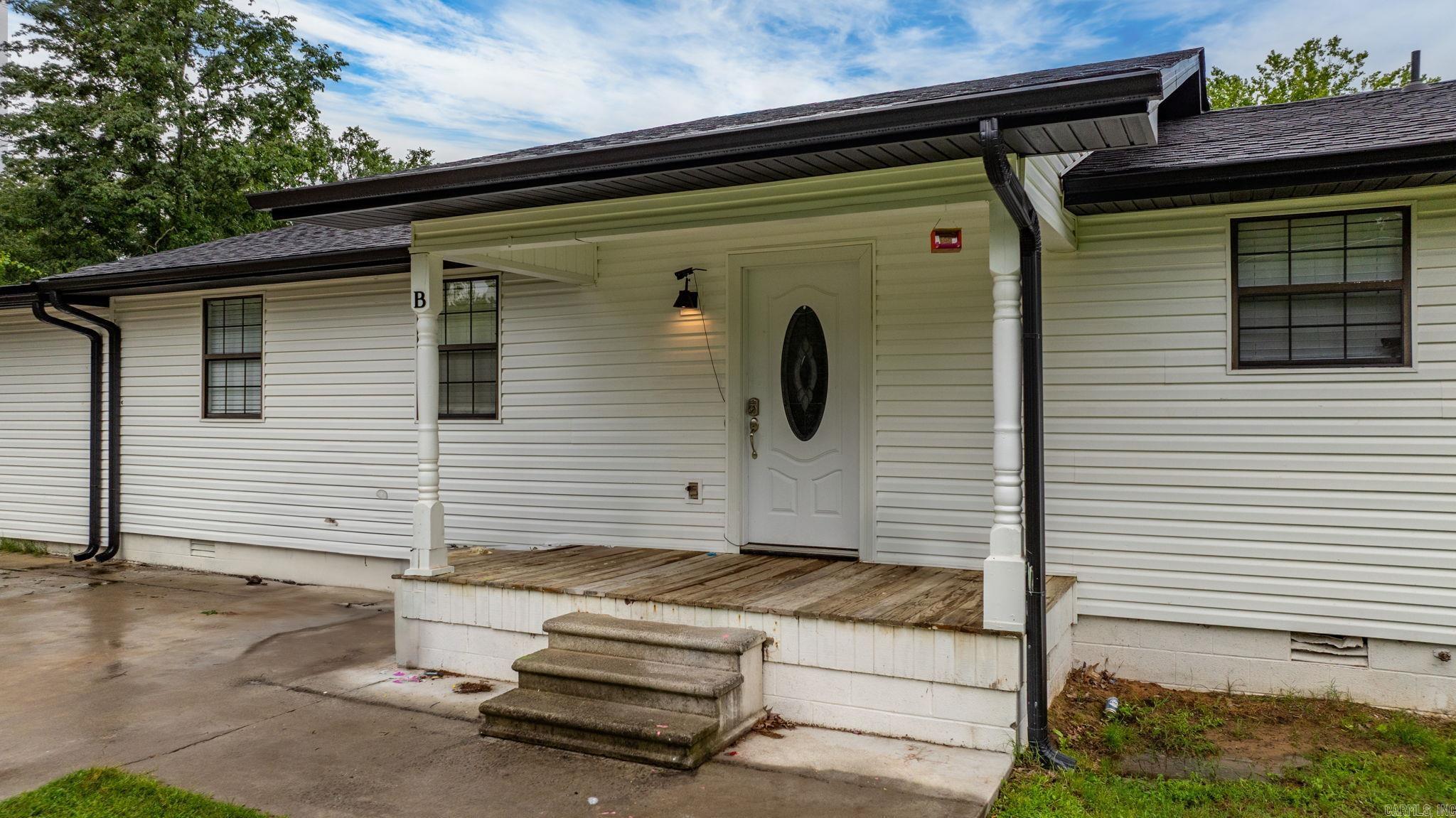 30  Center St, A & B  Mayflower, AR