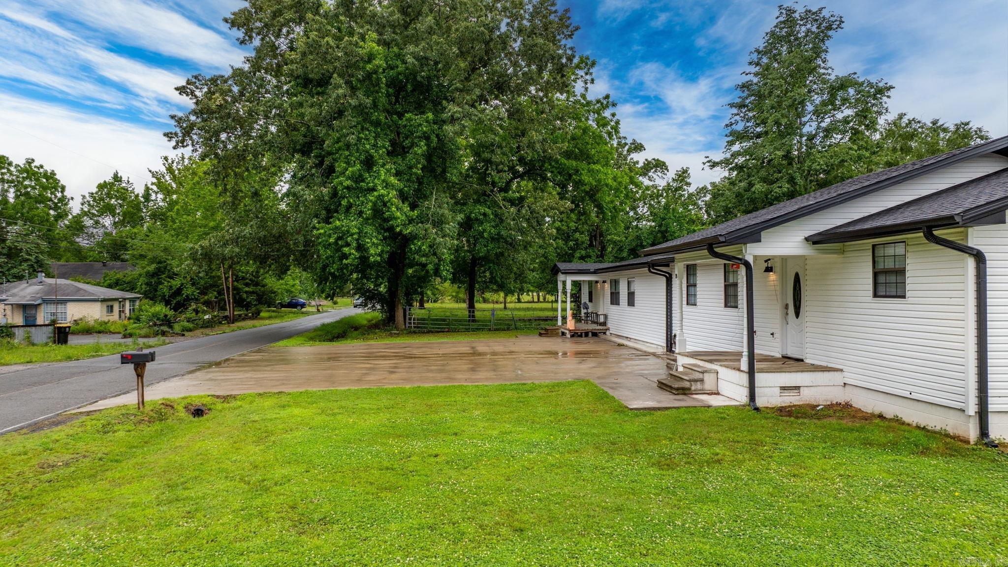 30  Center St, A & B  Mayflower, AR