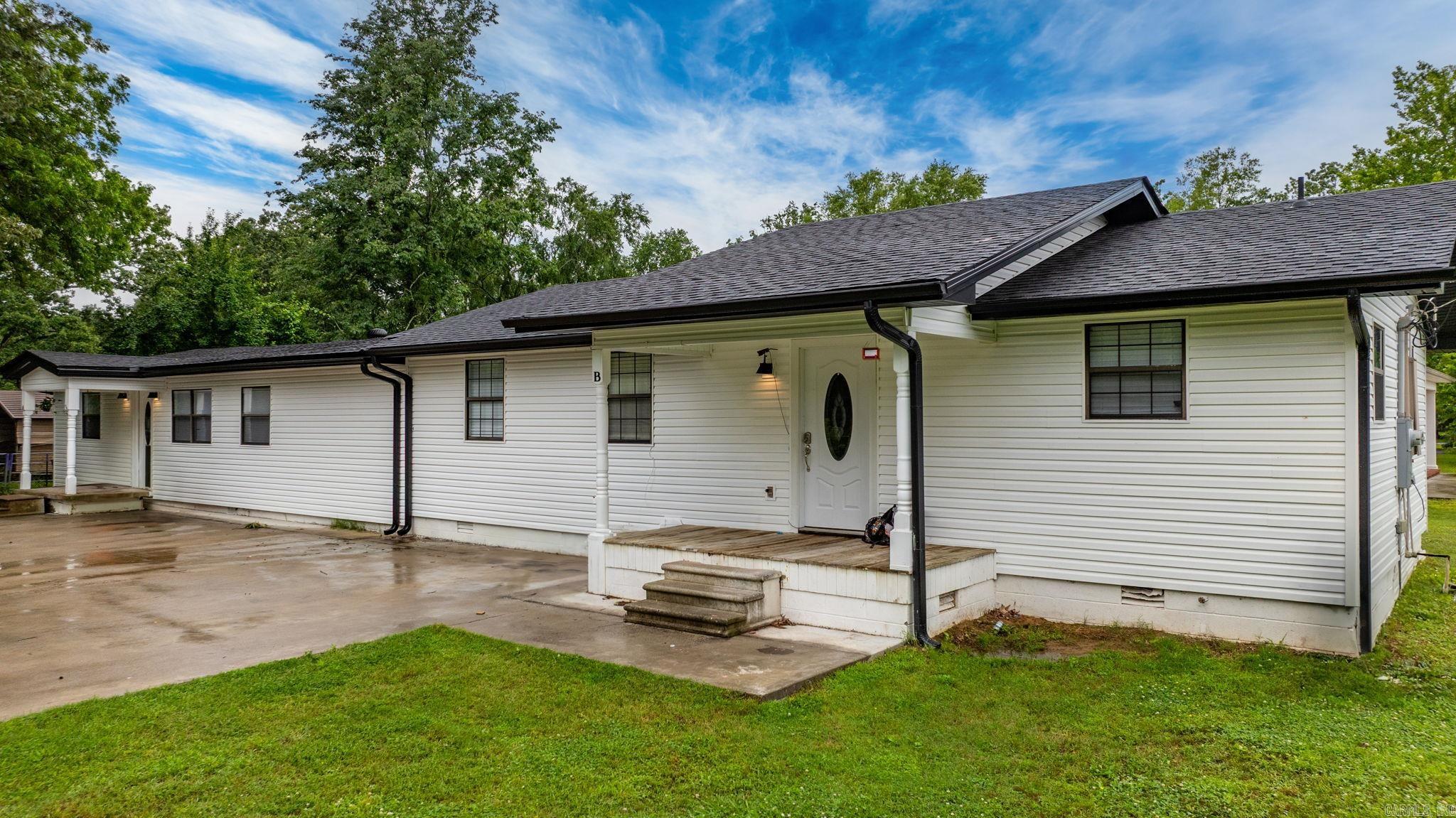 30  Center St, A & B  Mayflower, AR