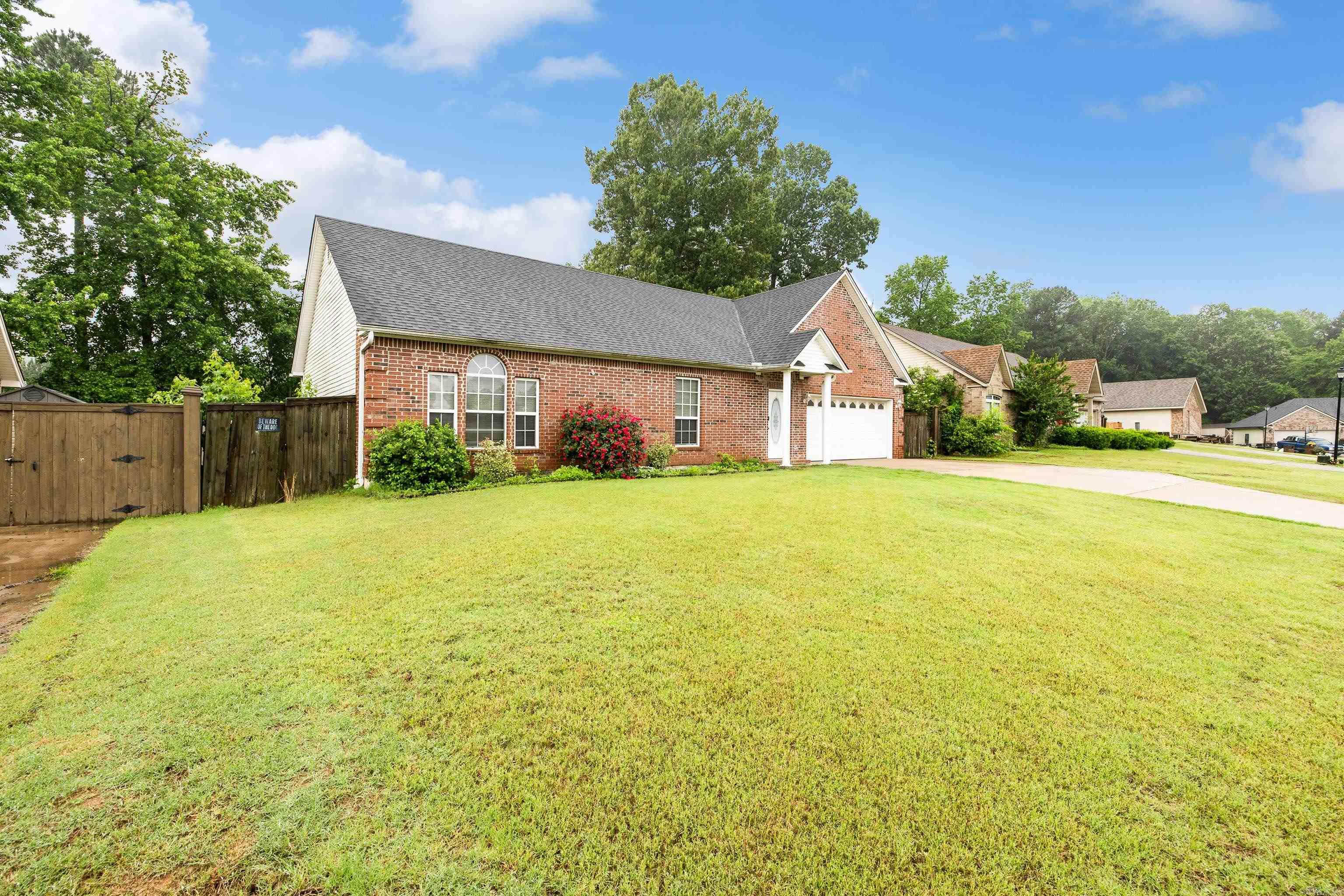 105  Inverness  Benton, AR