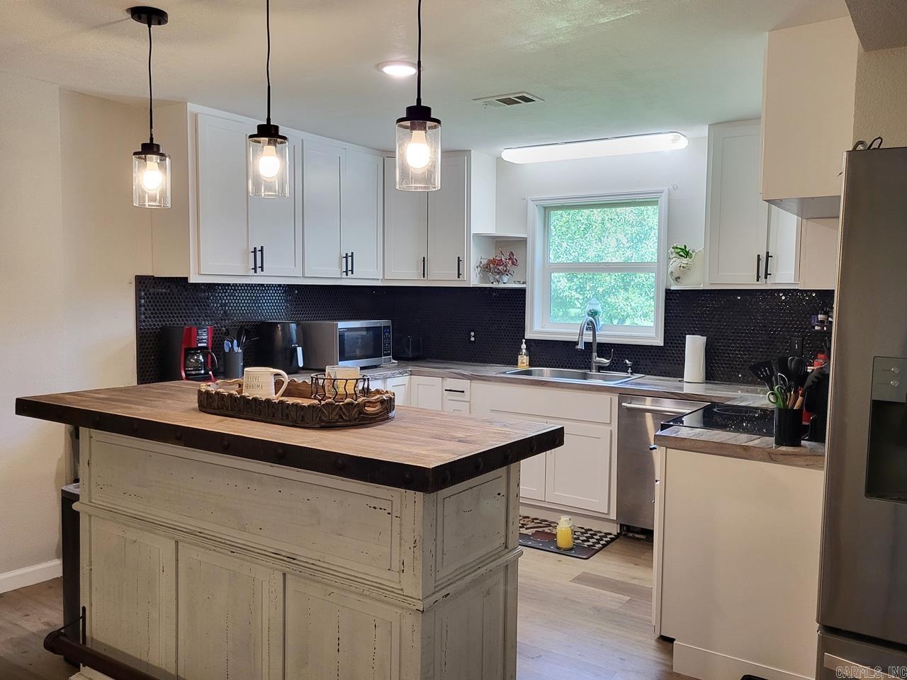 1483 County Road 304 Jonesboro, AR 72401