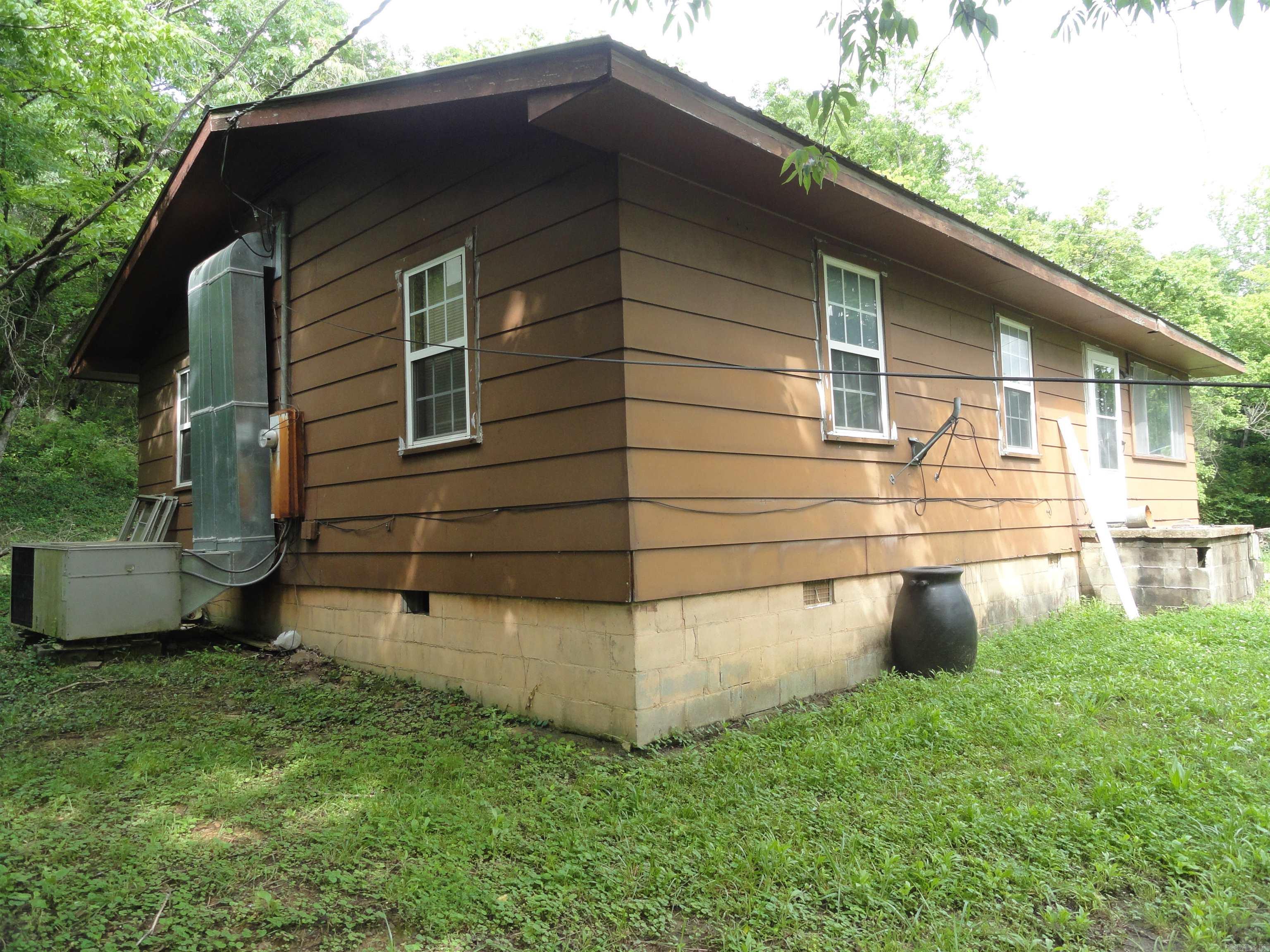 813  Main  Leslie, AR