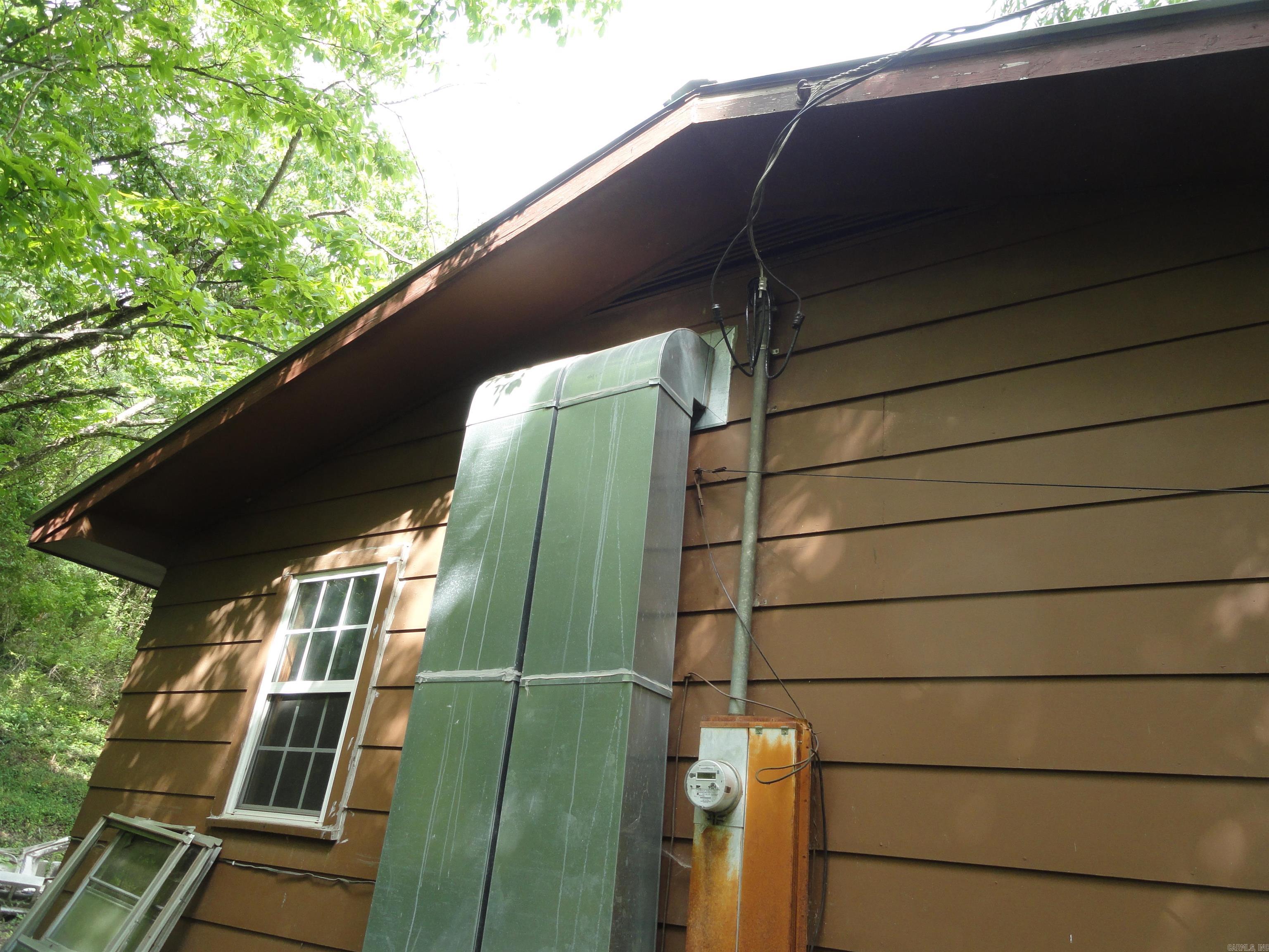 813  Main  Leslie, AR