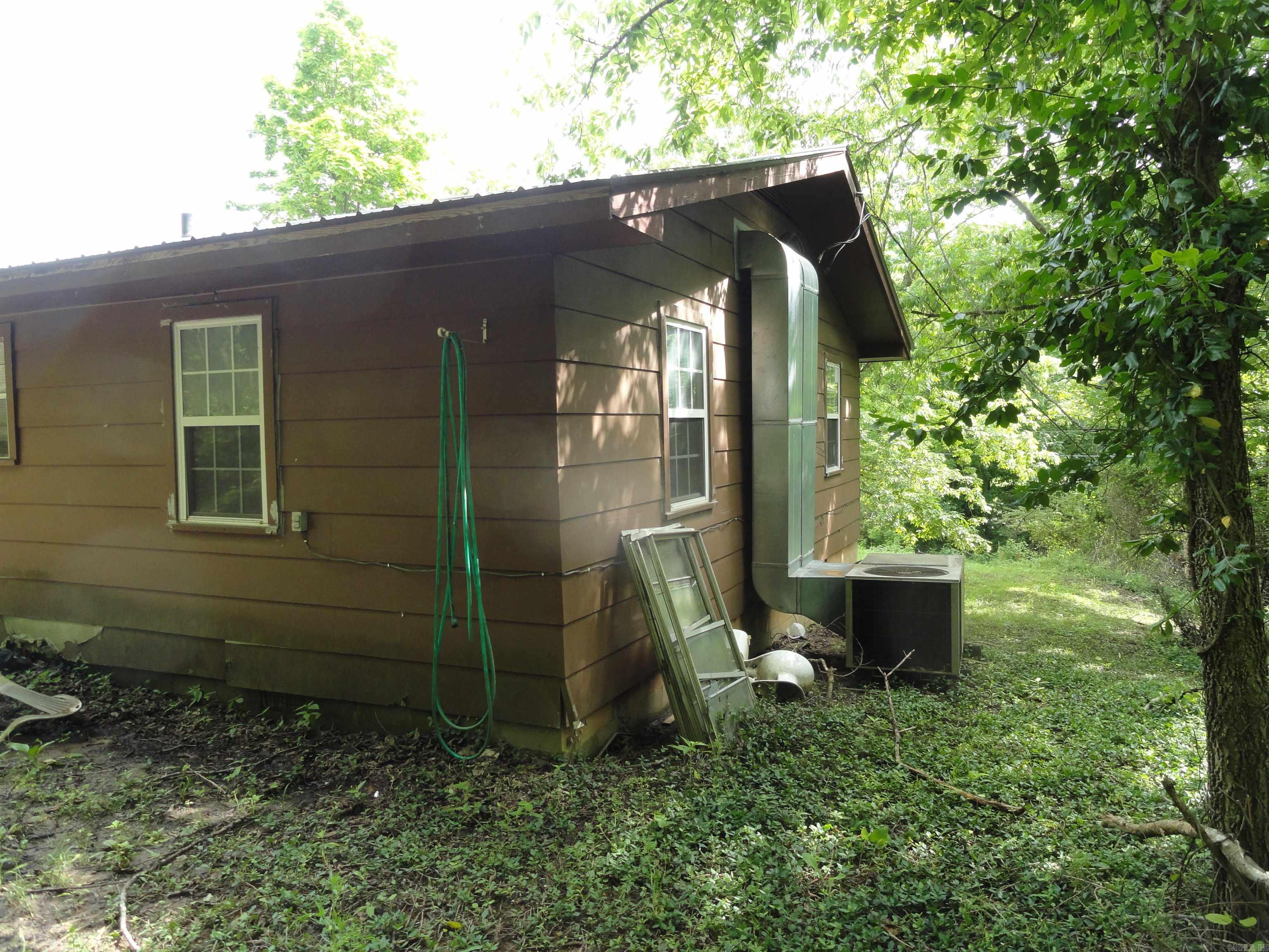 813  Main  Leslie, AR