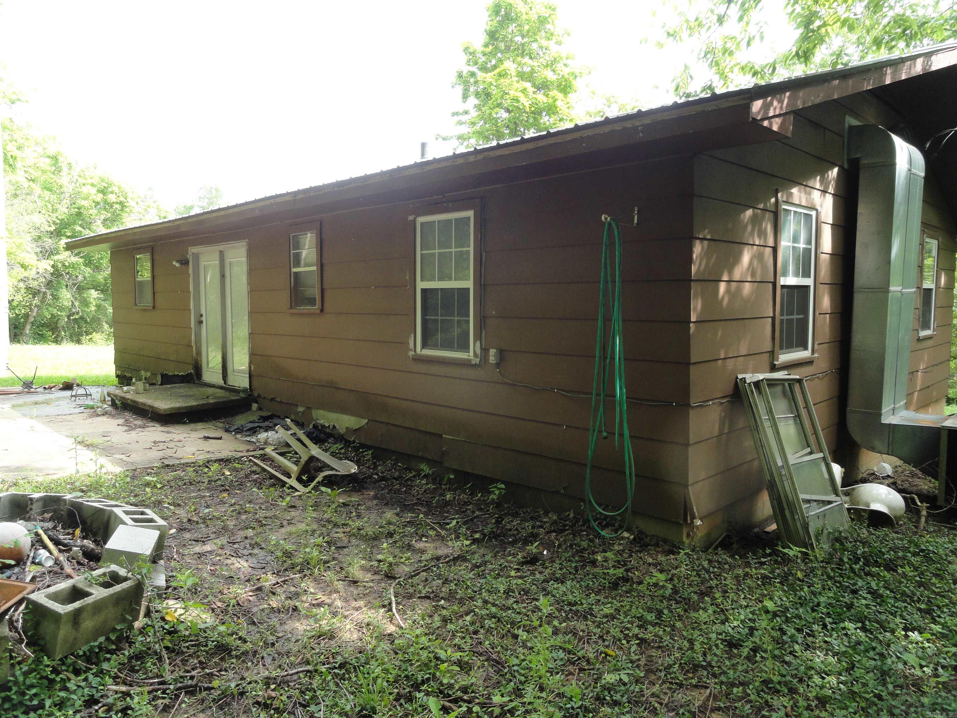 813  Main  Leslie, AR