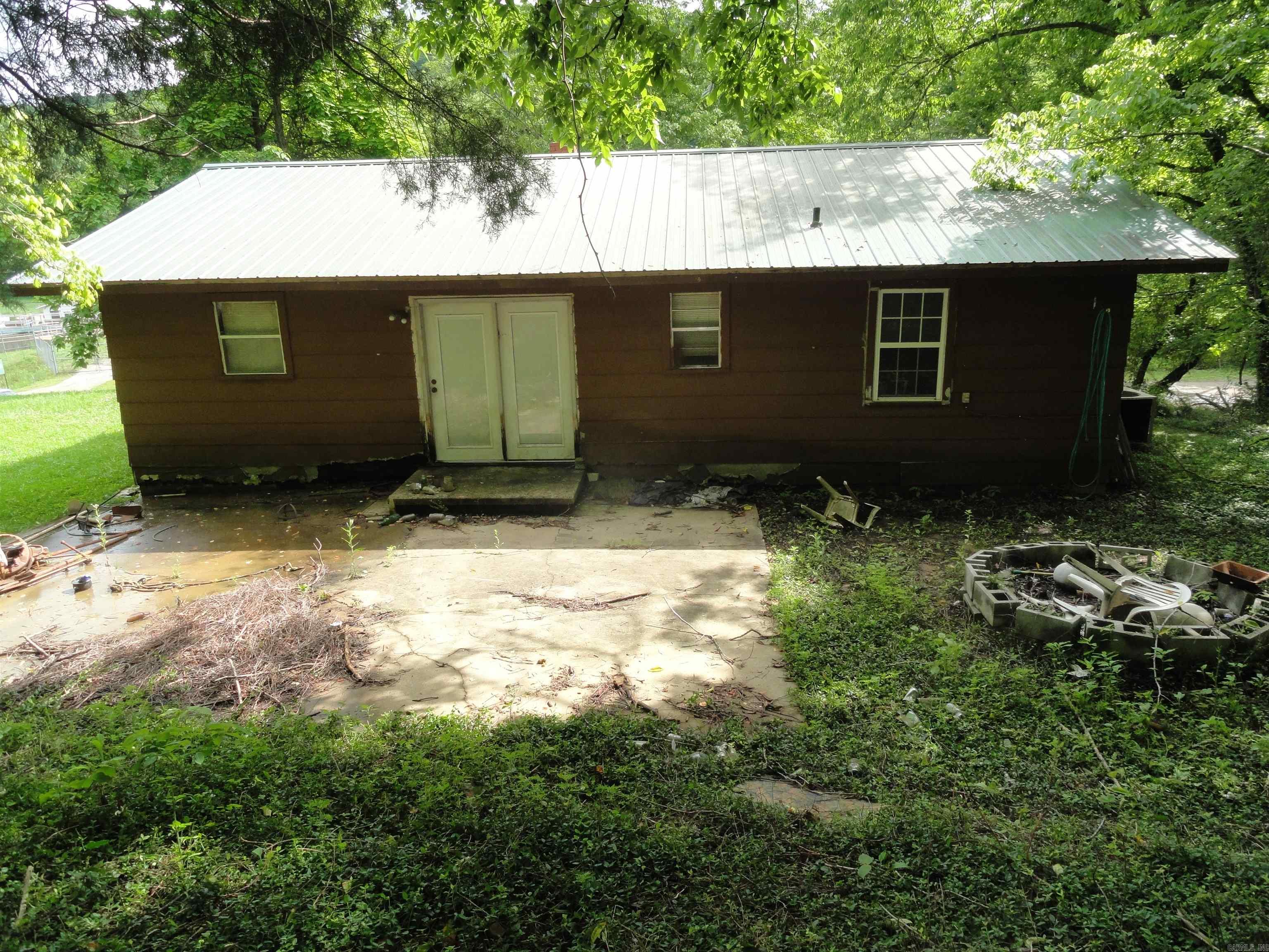 813  Main  Leslie, AR
