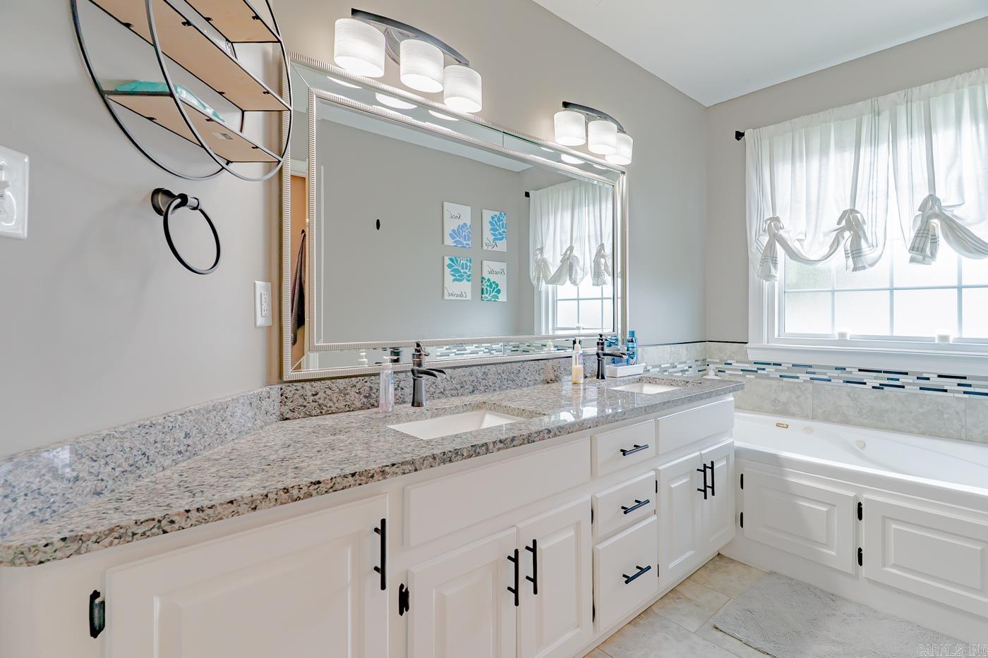 806  Amberwood  Jonesboro, AR