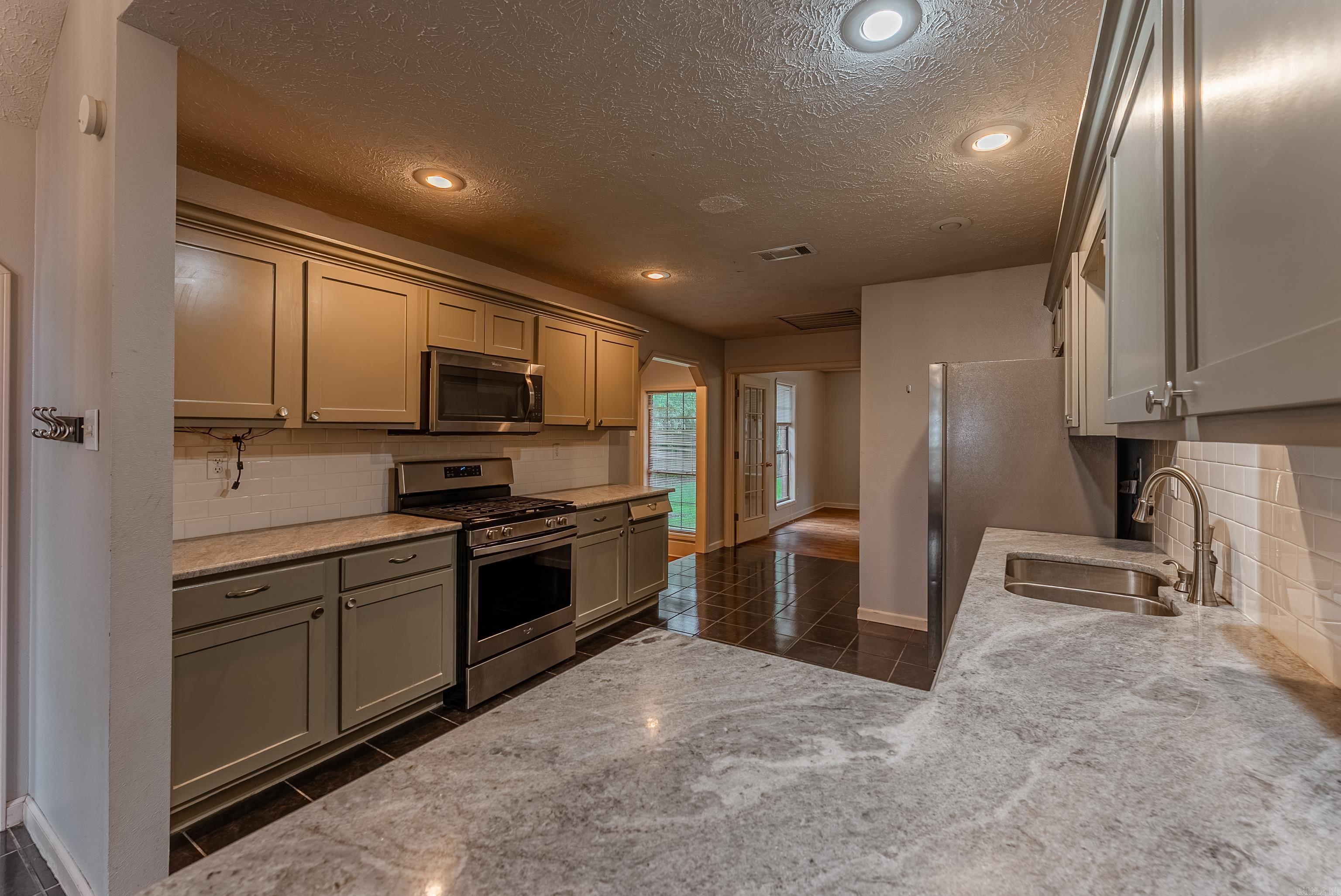 1655  Doe  Conway, AR
