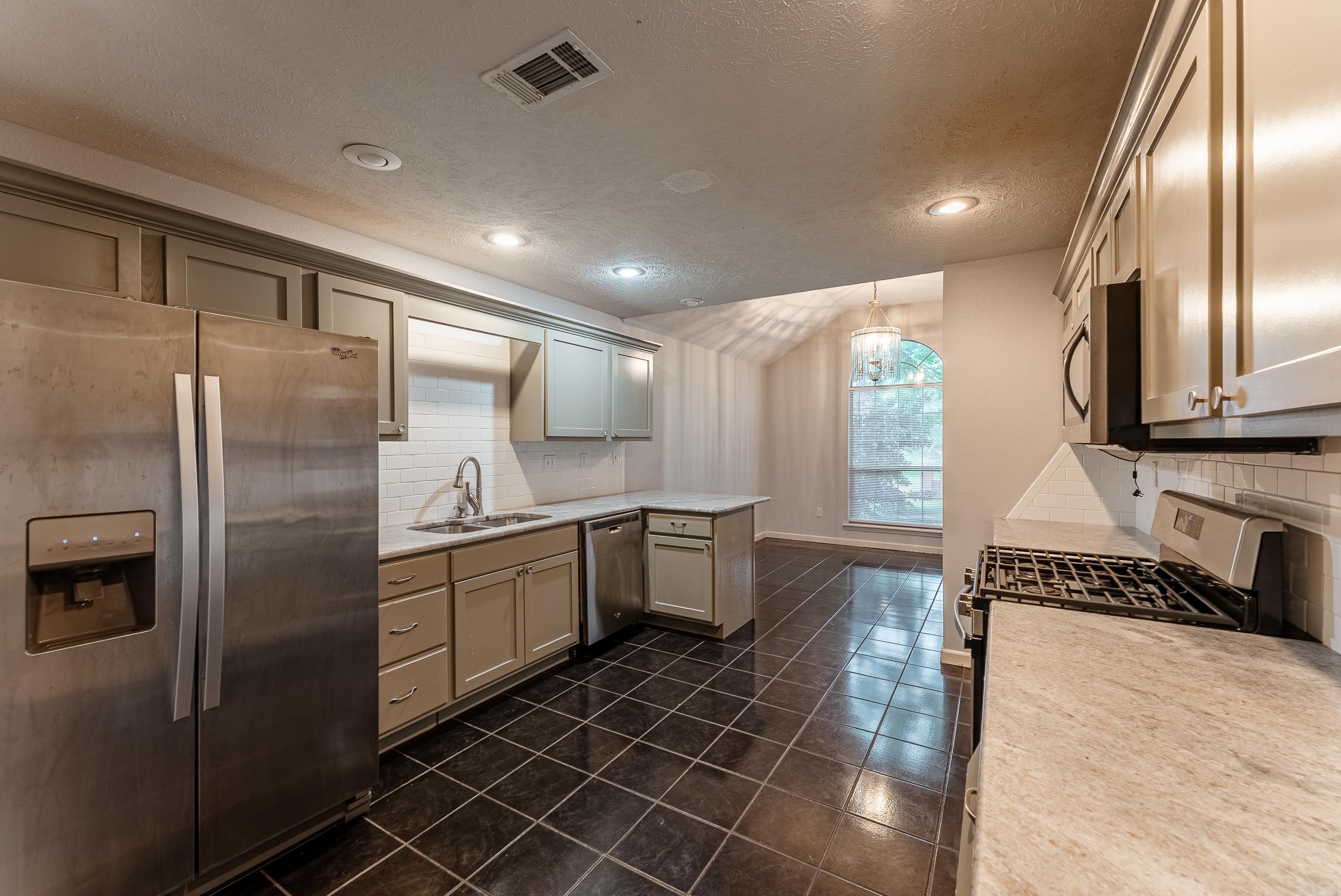 1655  Doe  Conway, AR