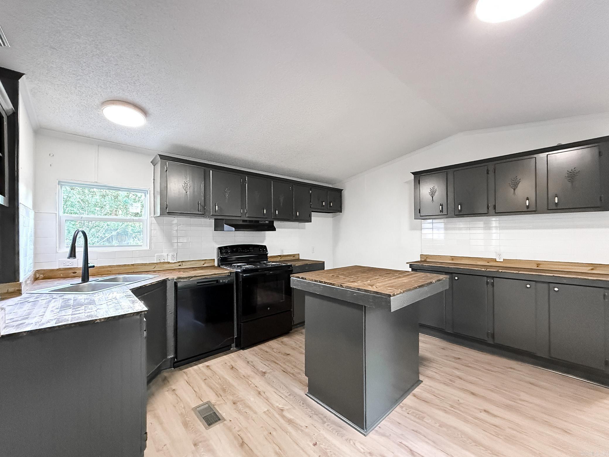 315  Buxton  Hot Springs, AR