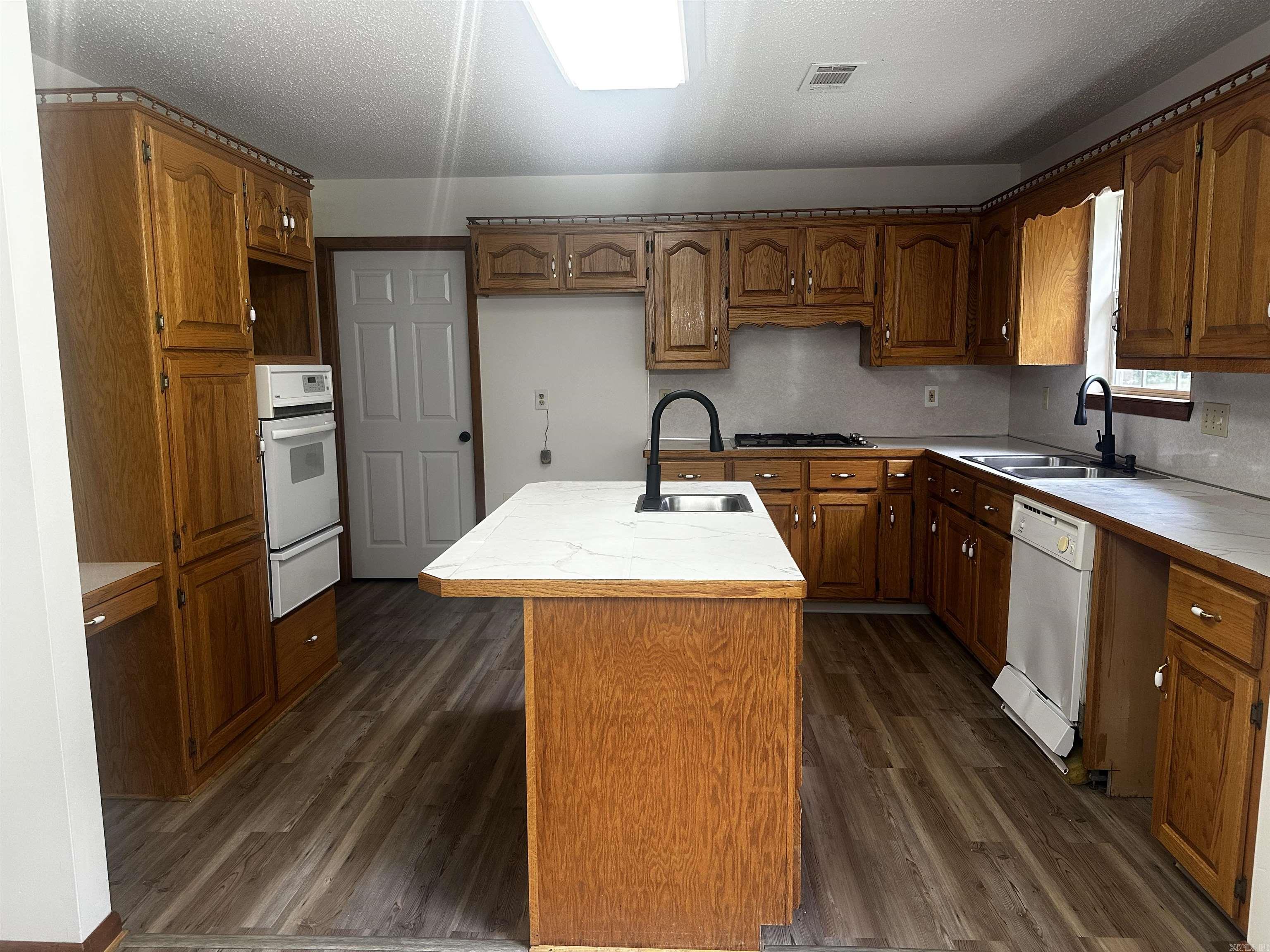 208  Randolph Ct  Hensley, AR