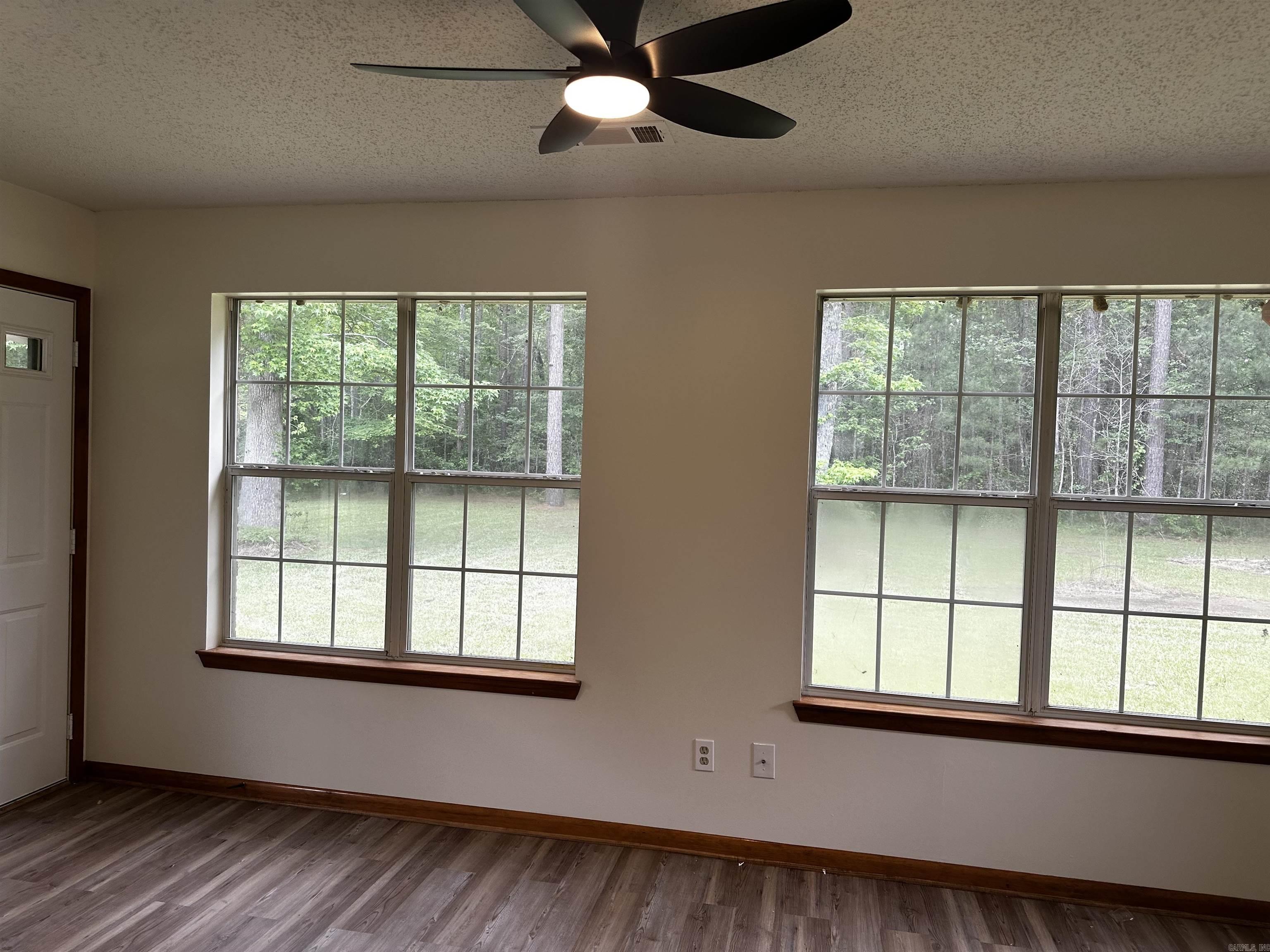208  Randolph Ct  Hensley, AR