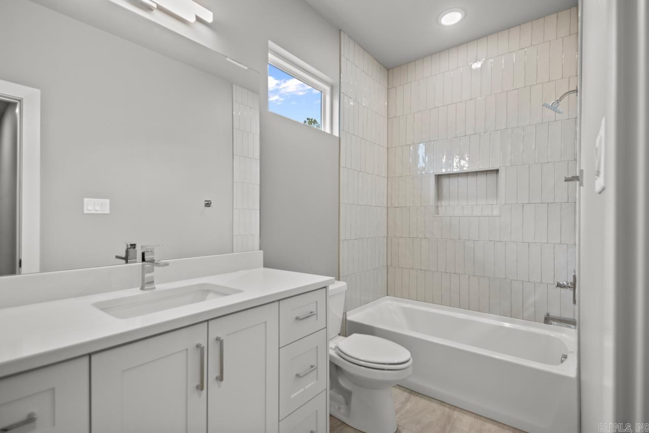 22  Abington  Little Rock, AR