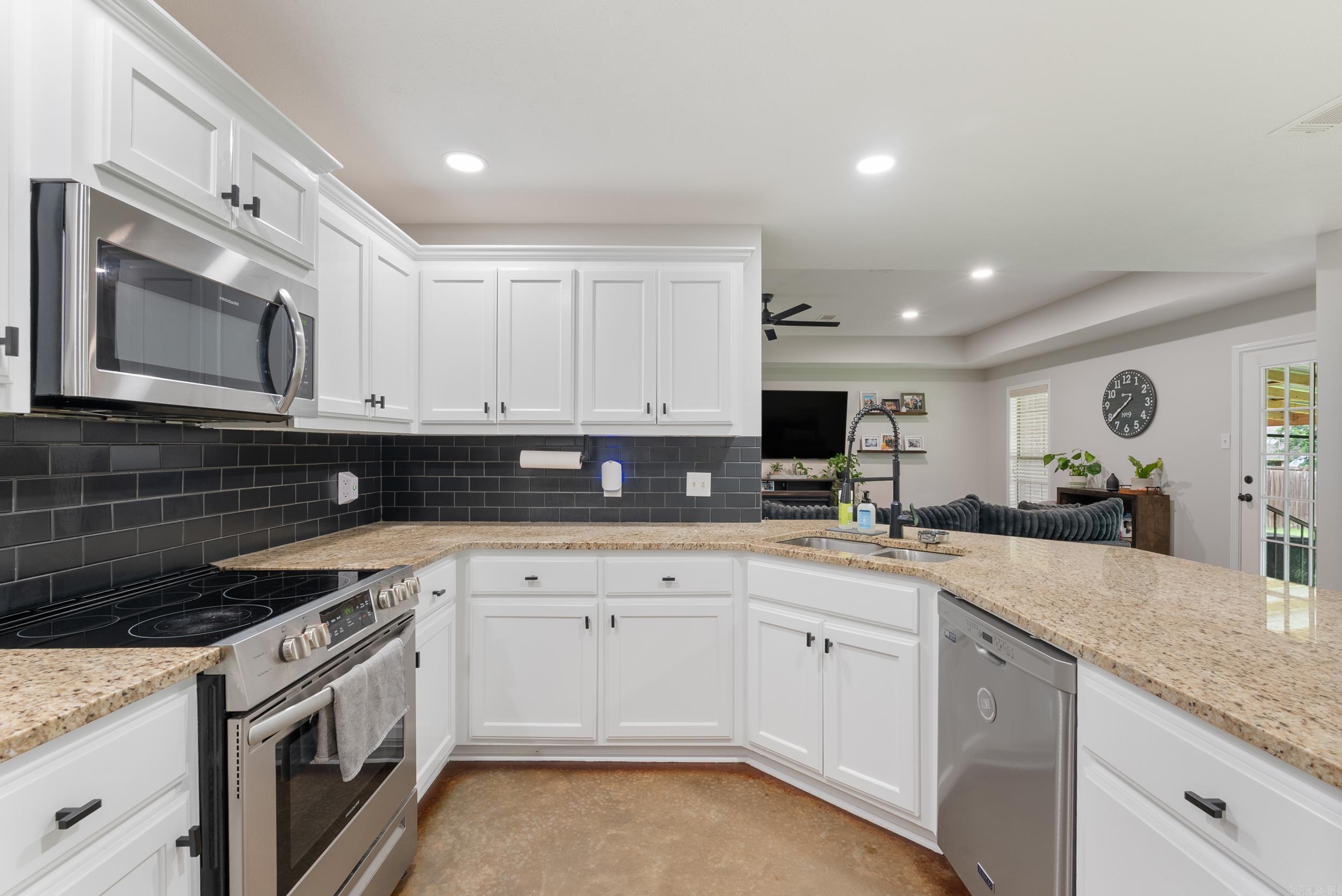 19  Mitchell  Greenbrier, AR