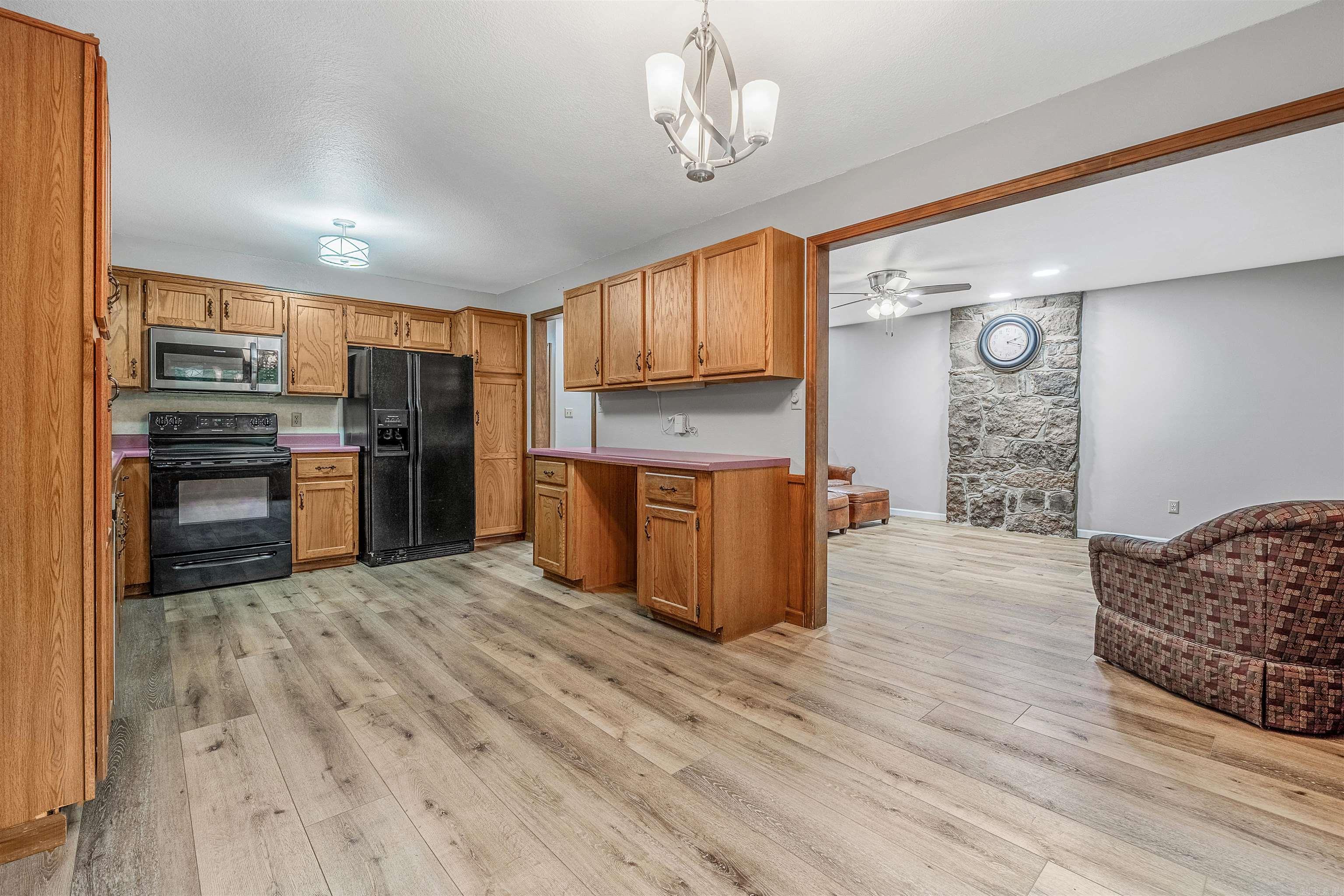 101  Oakwood Ct  Fairfield Bay, AR