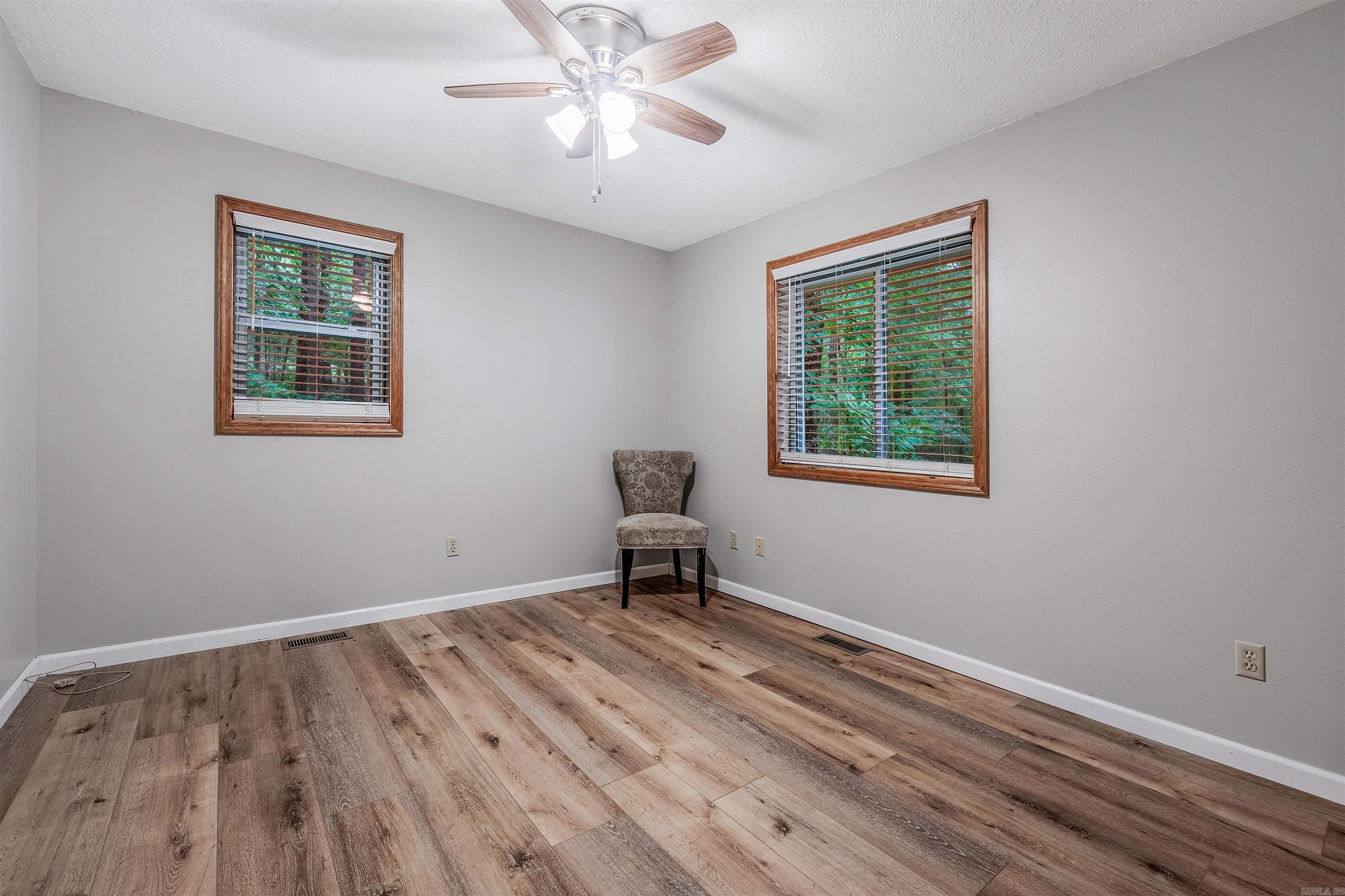 101 Oakwood Ct  Fairfield Bay, AR
