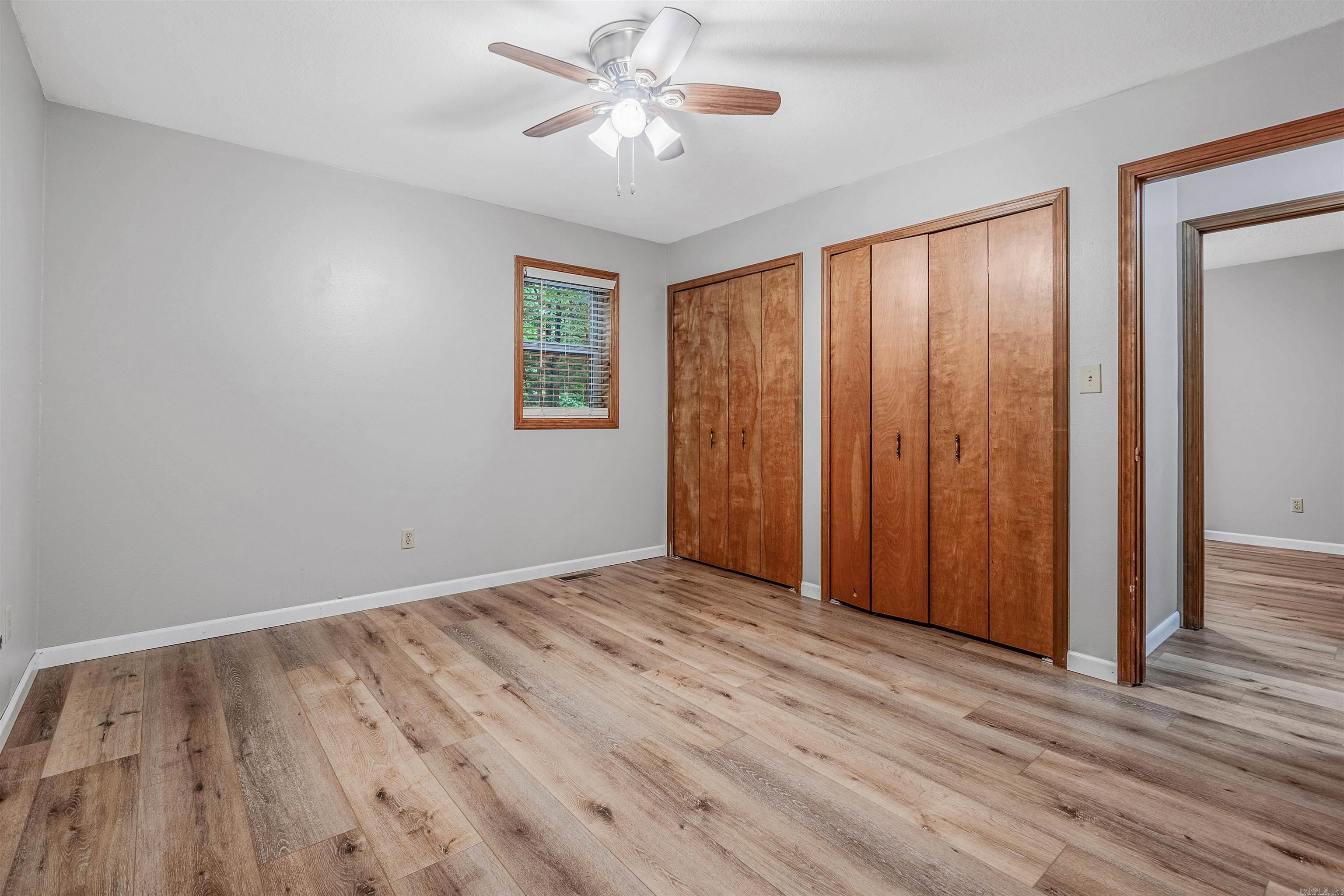 101 Oakwood Ct  Fairfield Bay, AR