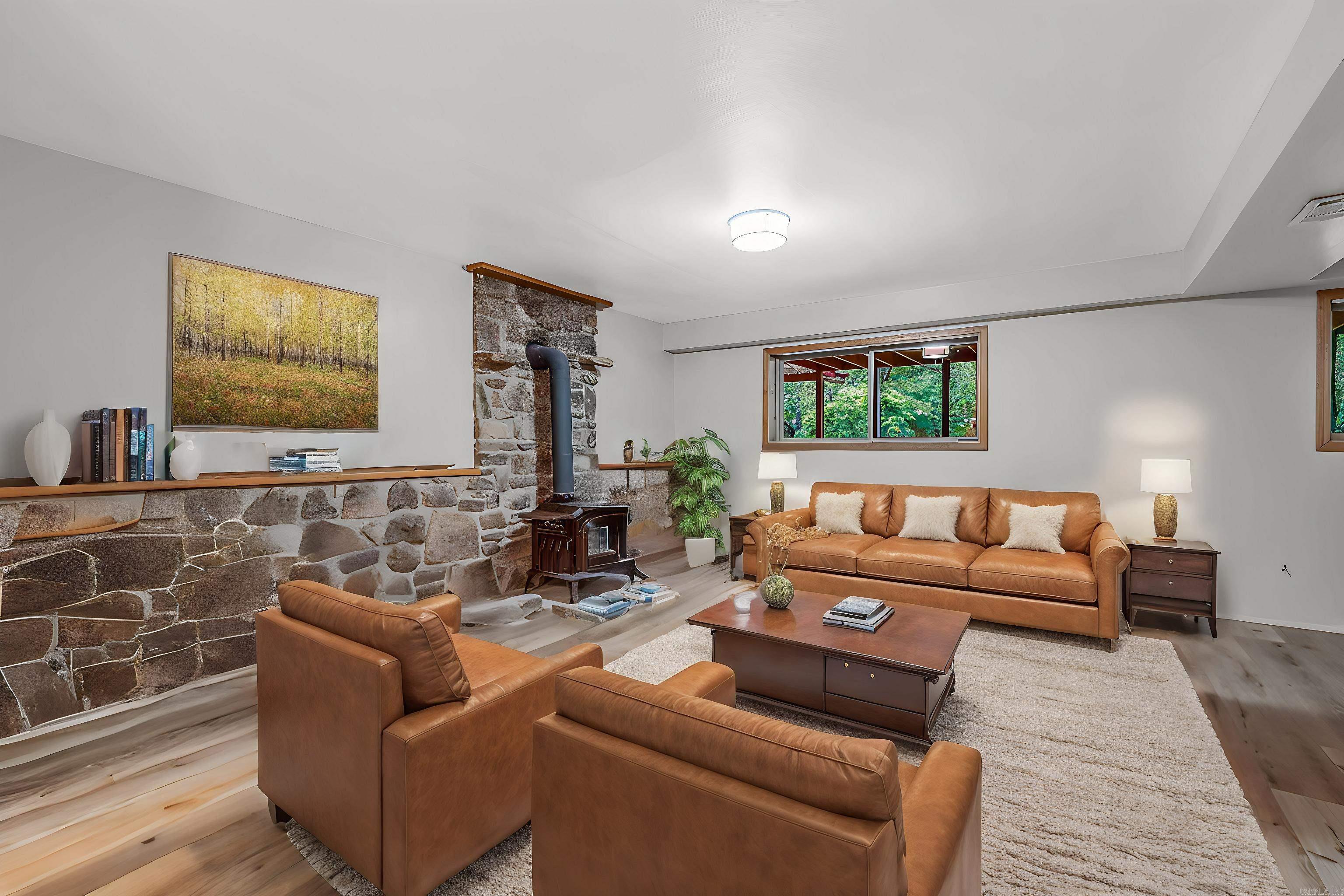 101  Oakwood Ct  Fairfield Bay, AR