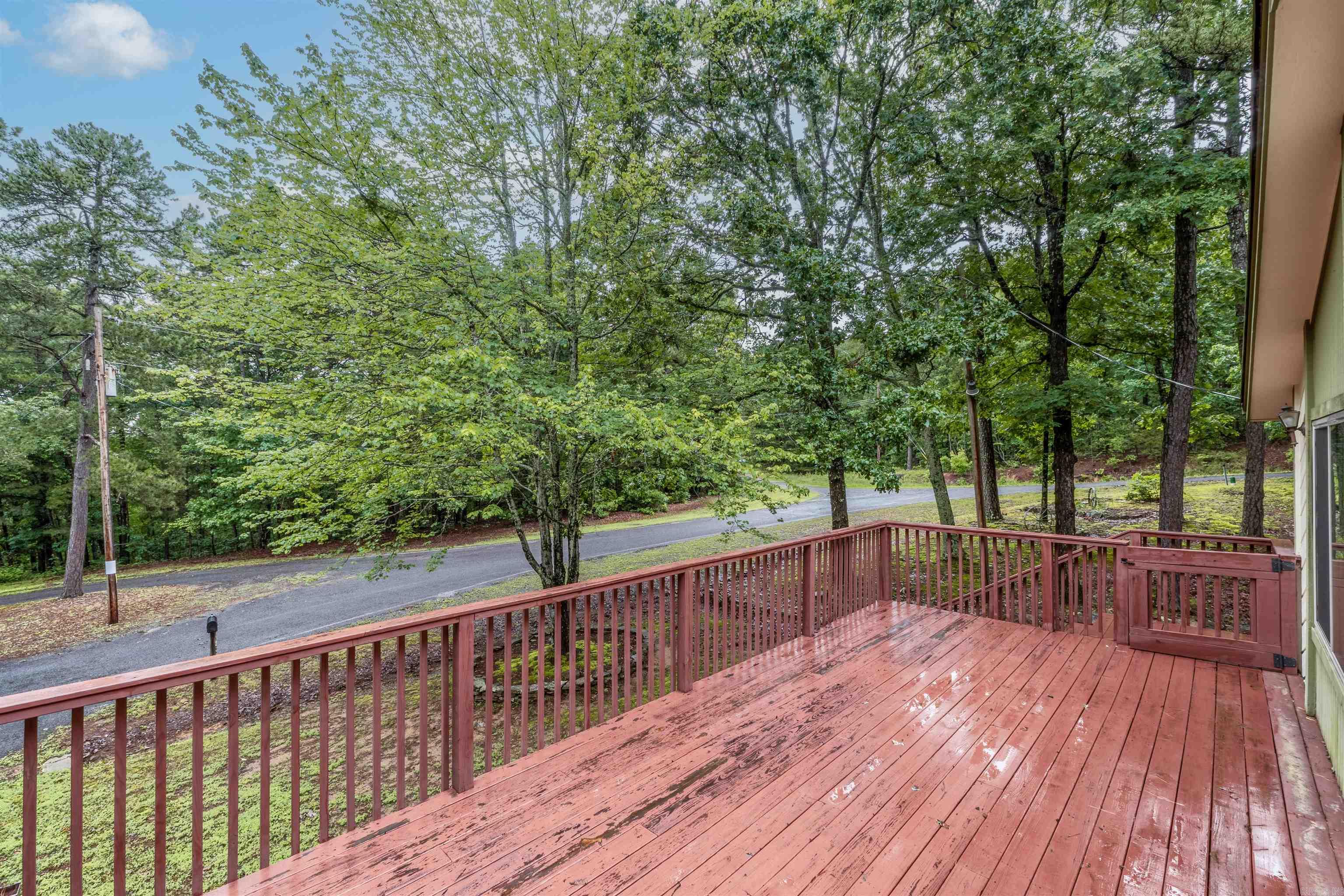 101  Oakwood Ct  Fairfield Bay, AR
