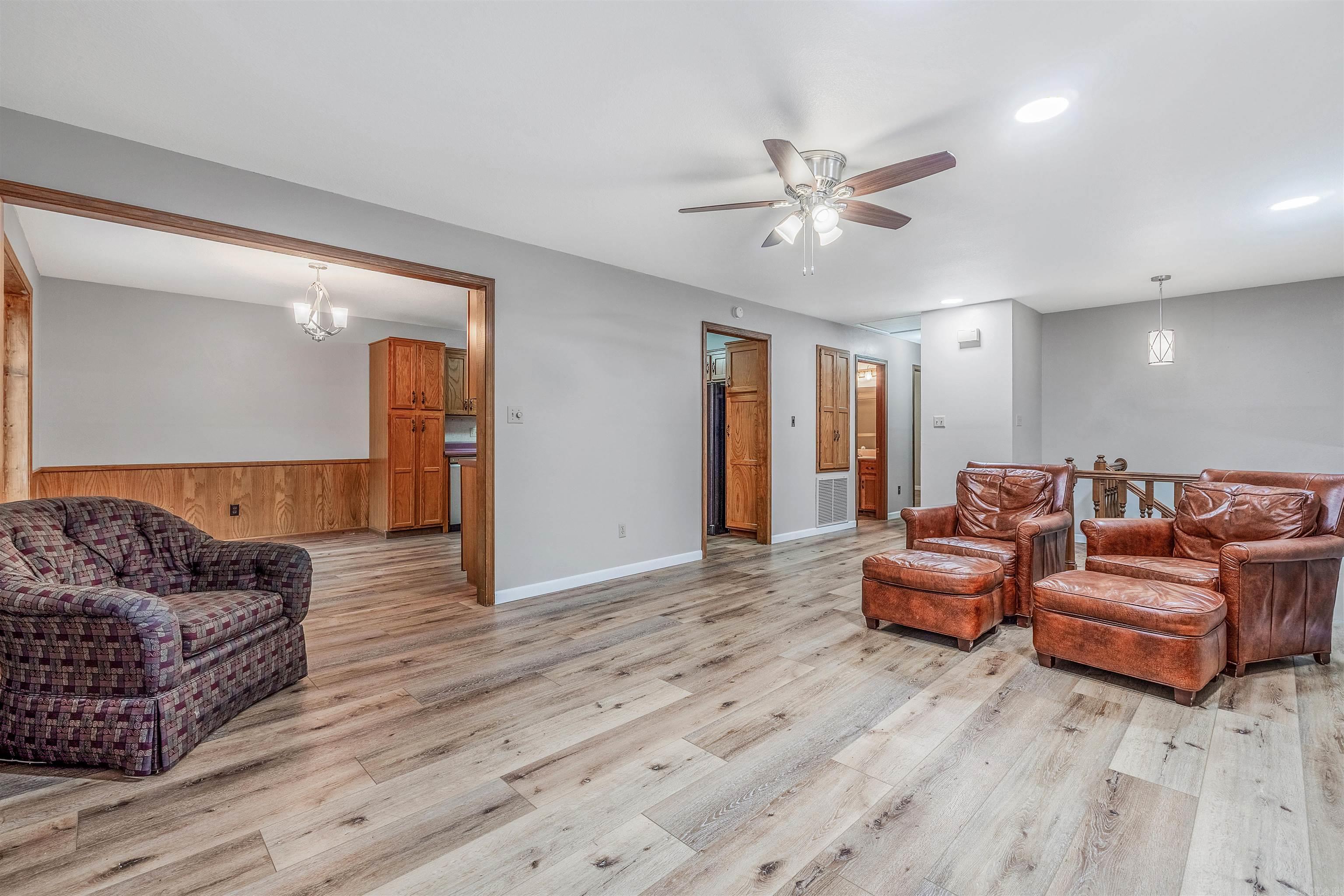 101  Oakwood Ct  Fairfield Bay, AR
