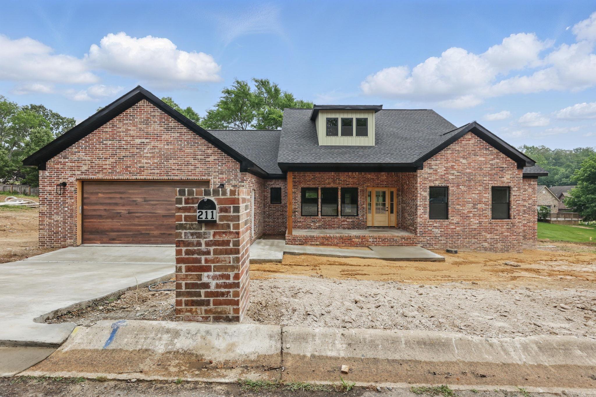 211  Cromwell  Hot Springs, AR